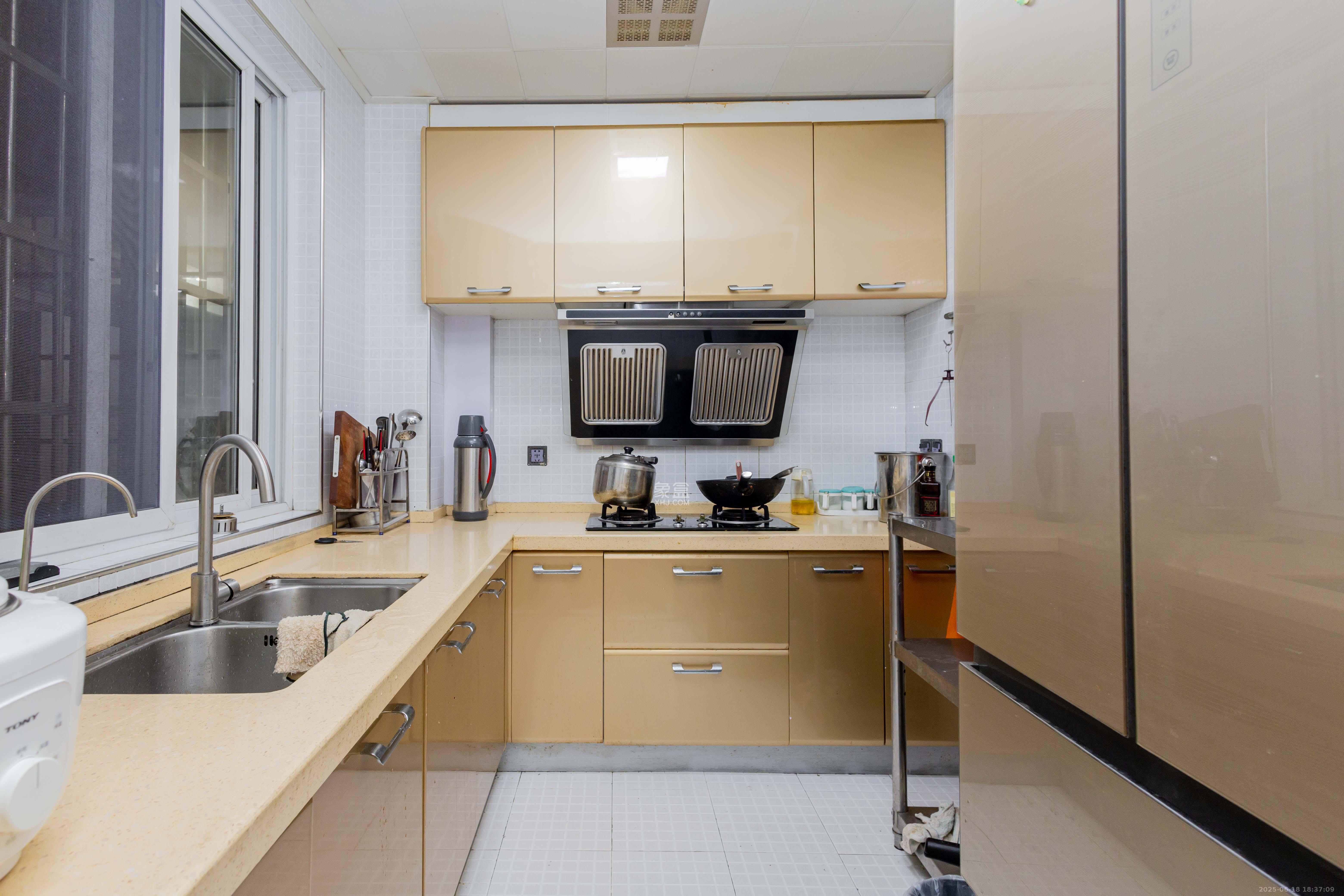 爵士湘 2室1厅1卫 48.8万 爵士湘 2室1厅1卫 48.8万厨房