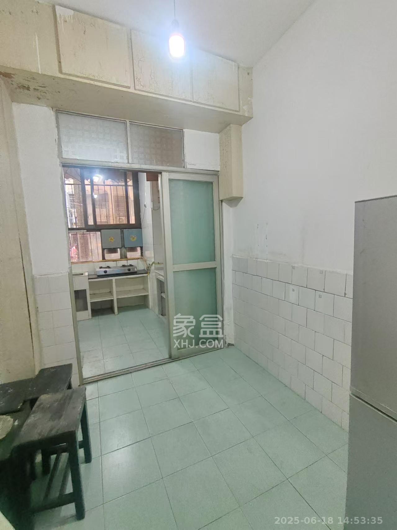 人民新村 2室1厅1卫 2000.0元/月 人民新村 2室1厅1卫 2000.0元/月室内图