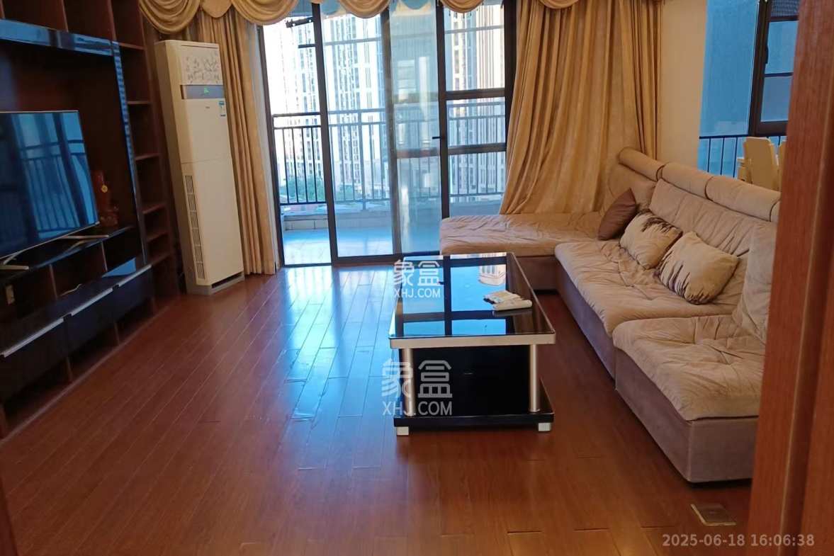 万科金域华府三四期 4室2厅1卫 3200.0元/月 万科金域华府三四期 4室2厅1卫 3200.0元/月室内图