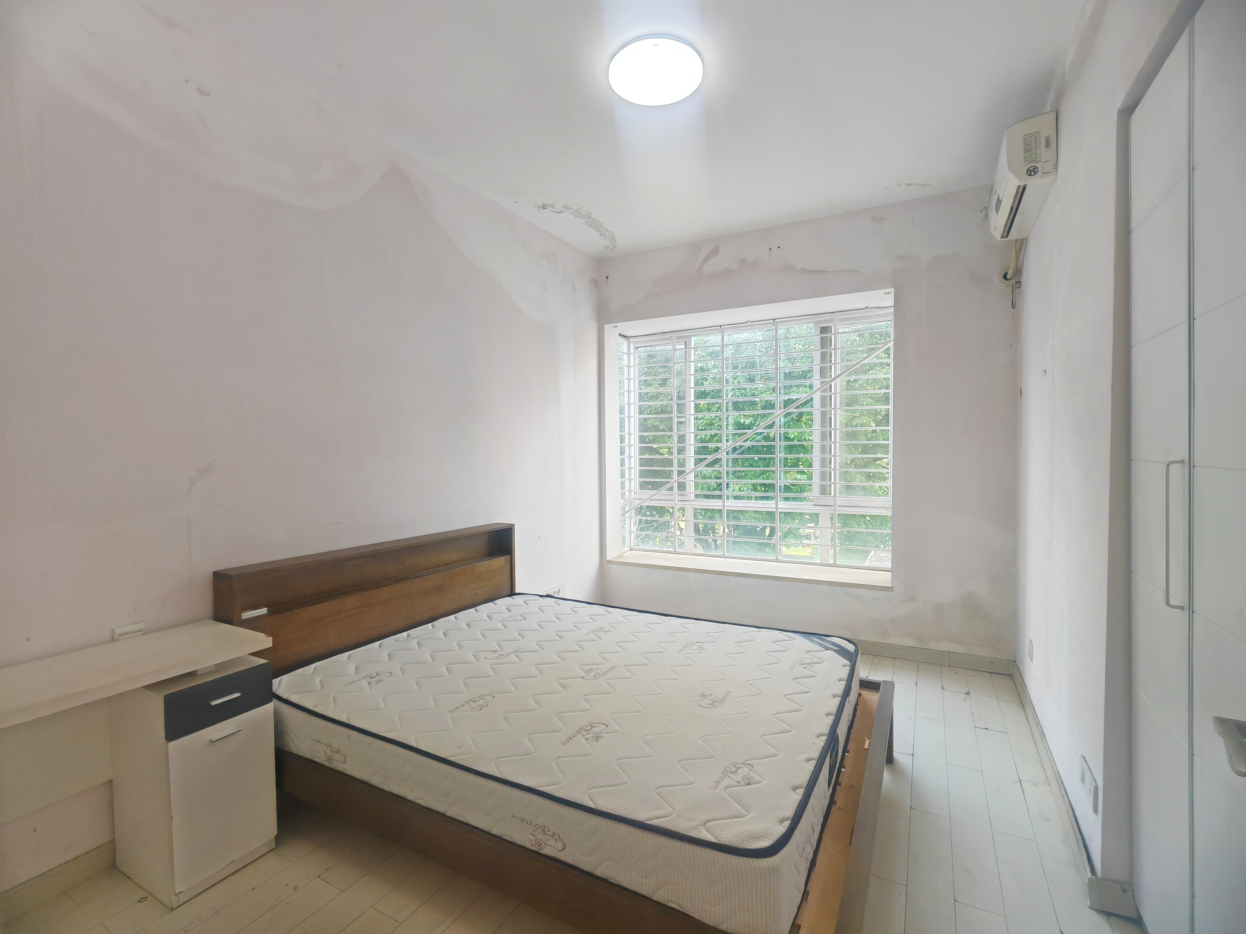 耀江花园 3室2厅1卫 180.0万 耀江花园 3室2厅1卫 180.0万客厅