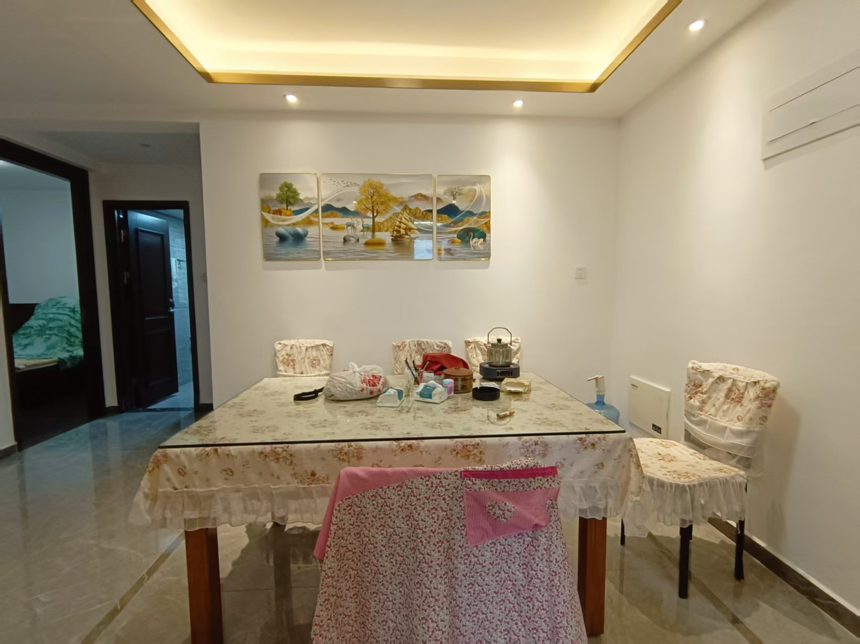 荣盛碧桂园铂悦府  3室2厅2卫    2500.0元/月 荣盛碧桂园铂悦府  3室2厅2卫    2500.0元/月