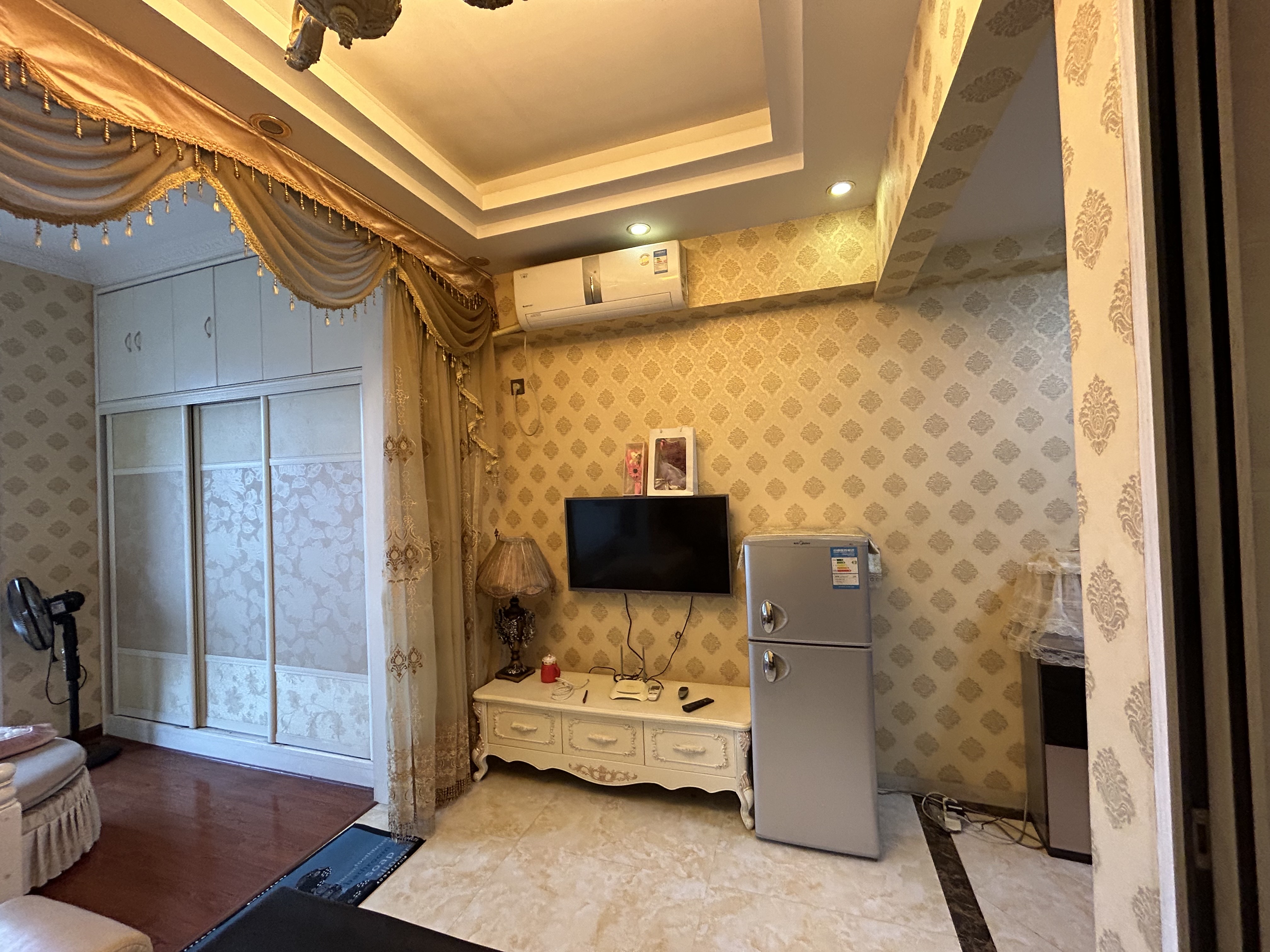 众一桂府 1室1厅2卫 1200.0元/月 众一桂府 1室1厅2卫 1200.0元/月室内图