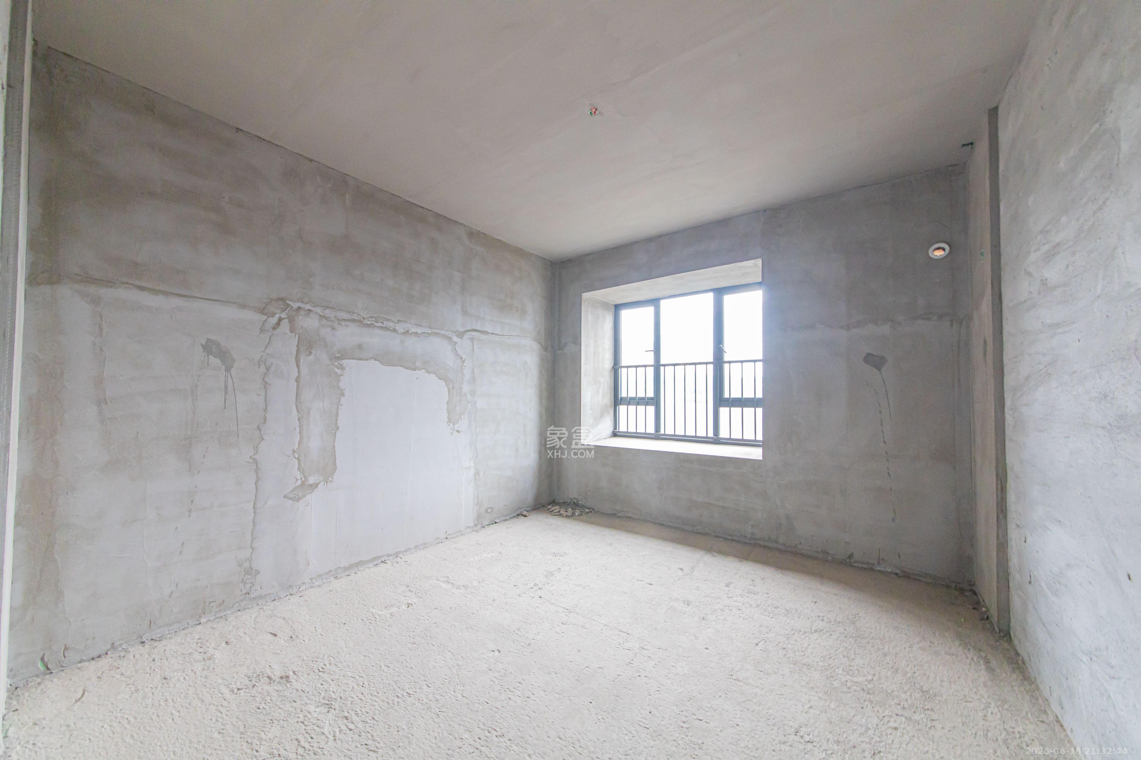 和泓融成府 4室2厅3卫 105.0万 和泓融成府 4室2厅3卫 105.0万卧室