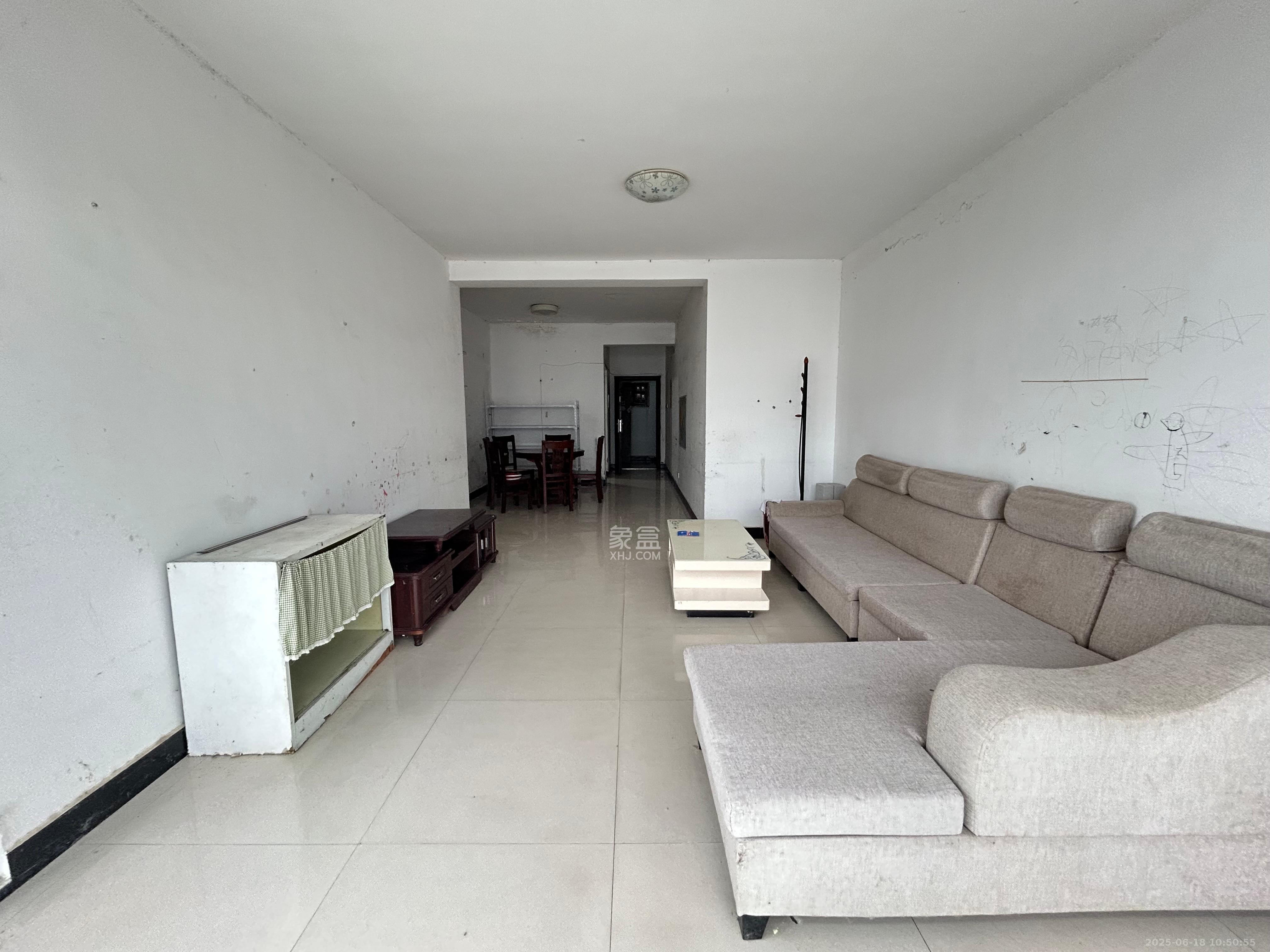 卧龙居国际村 1室0厅0卫 1400.0元/月 卧龙居国际村 1室0厅0卫 1400.0元/月室内图