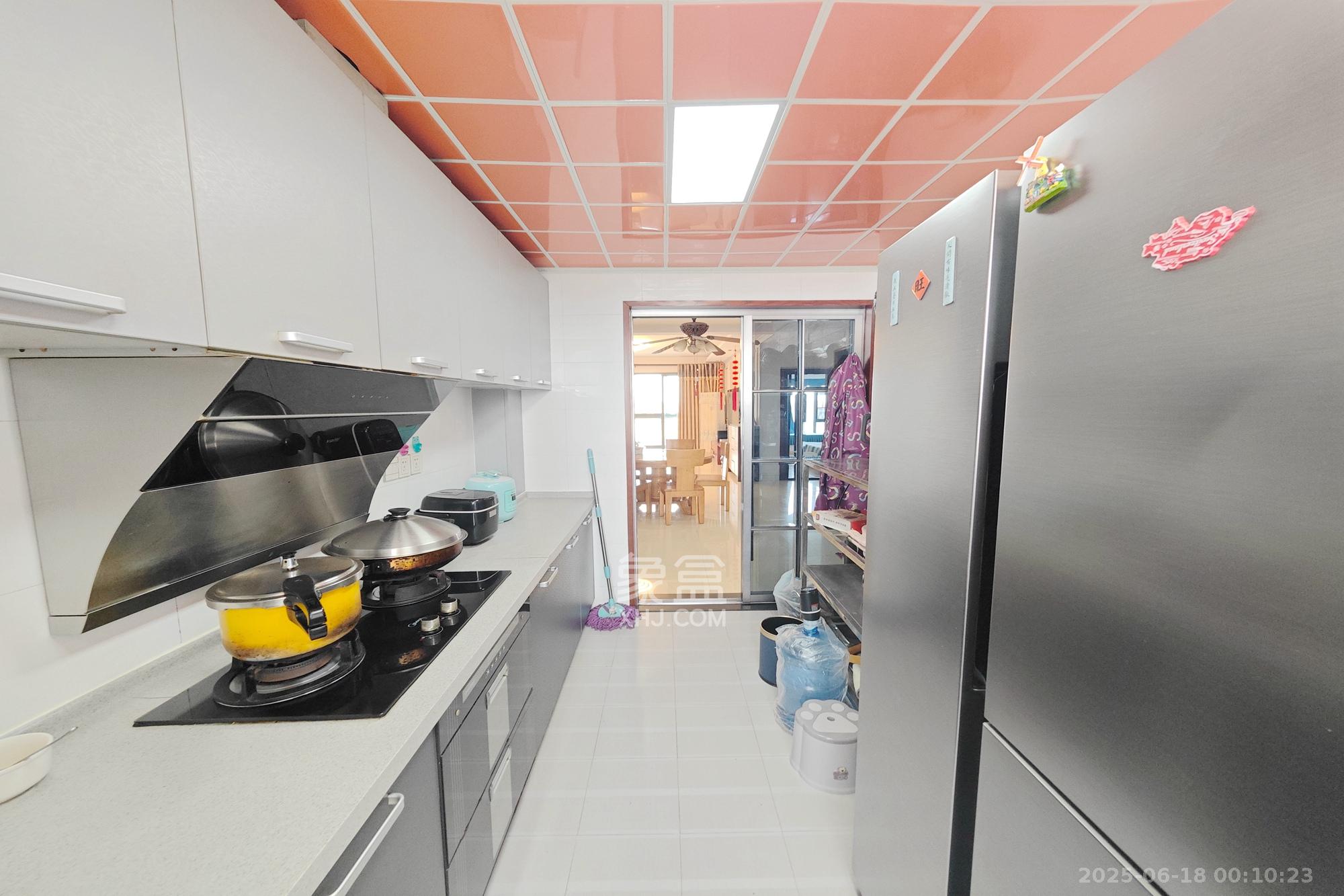 锦绣世纪 4室2厅2卫 152.0万 锦绣世纪 4室2厅2卫 152.0万厨房