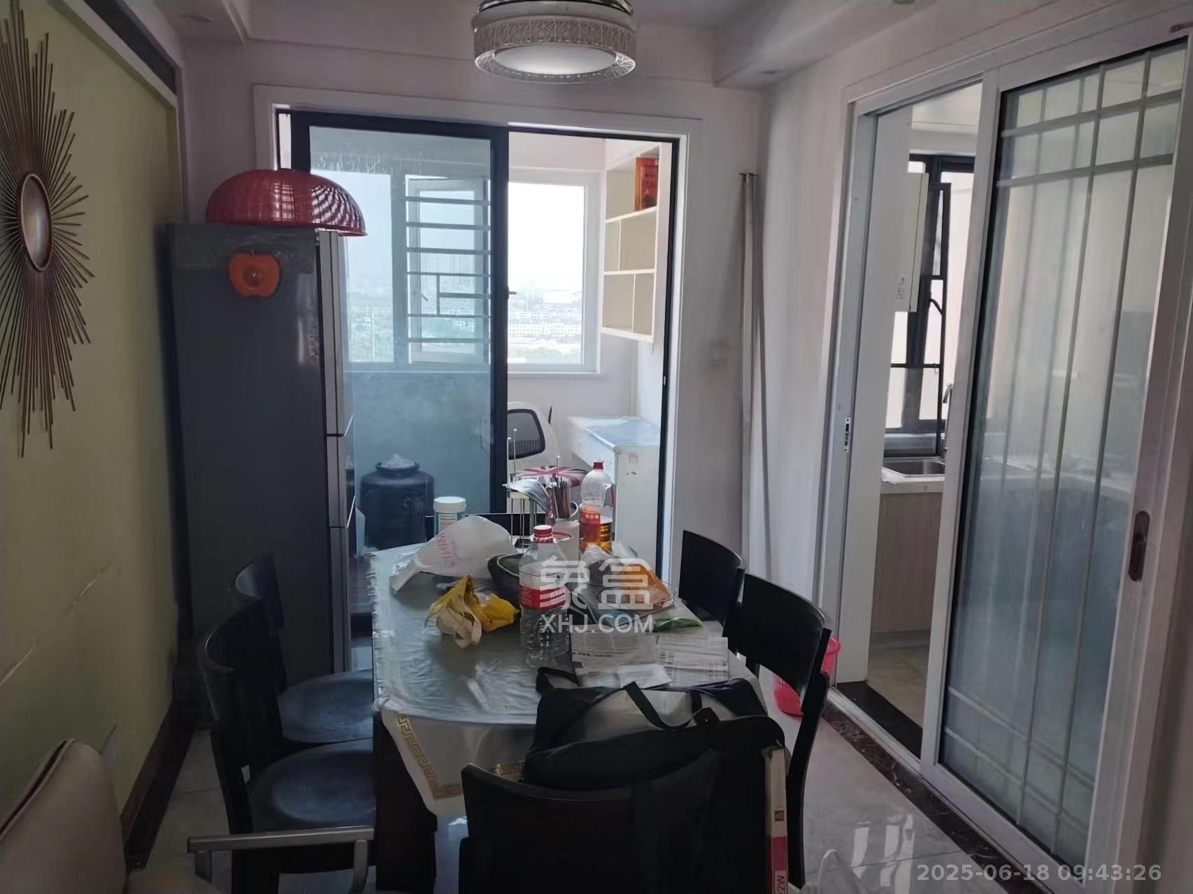 爵世名邸东湖（东湖壹号企业总部基地）  3室2厅2卫   2600.00元/月室内图