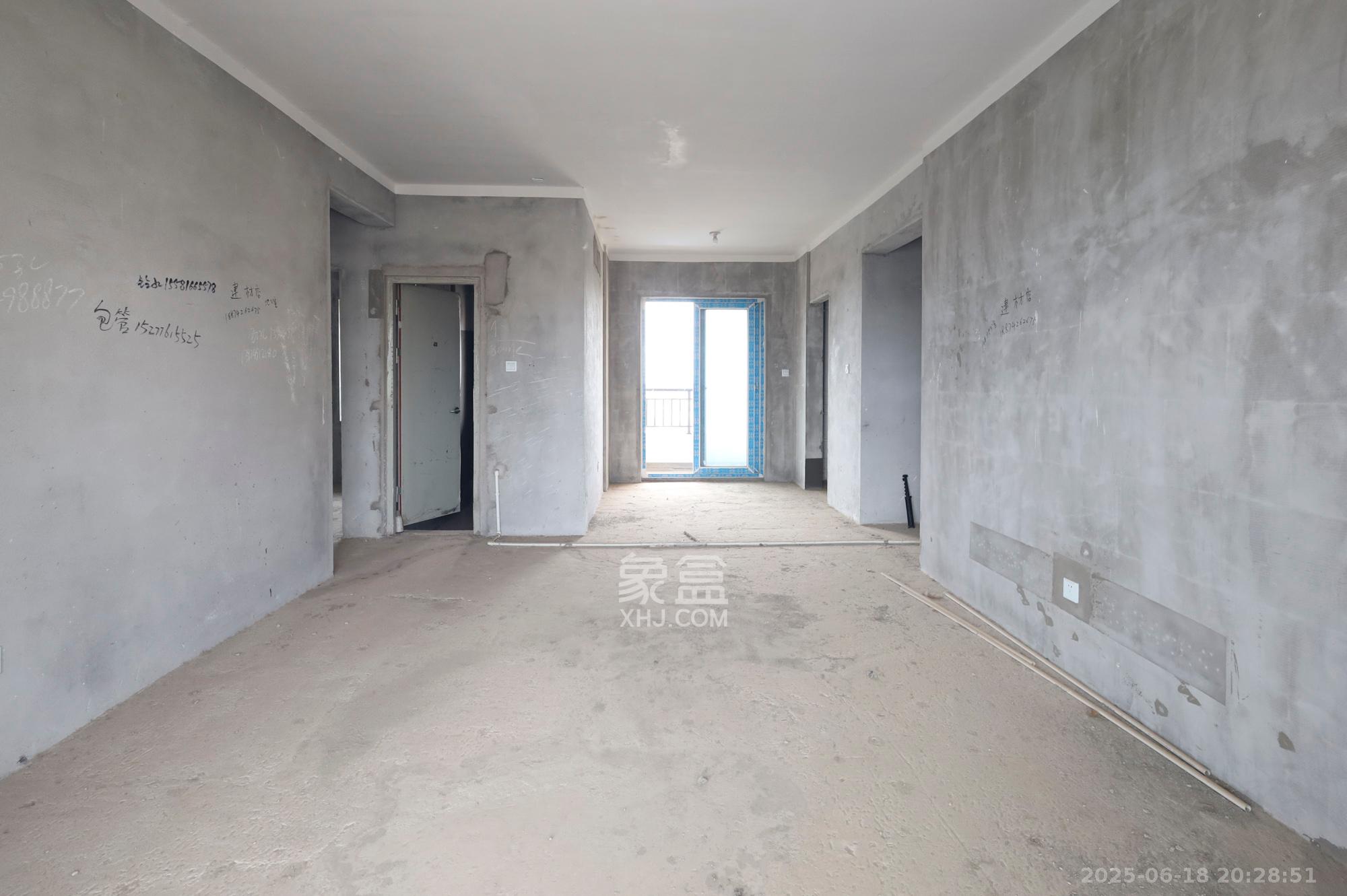 钱隆世家  4室2厅2卫    83.0万 钱隆世家  4室2厅2卫    83.0万客厅