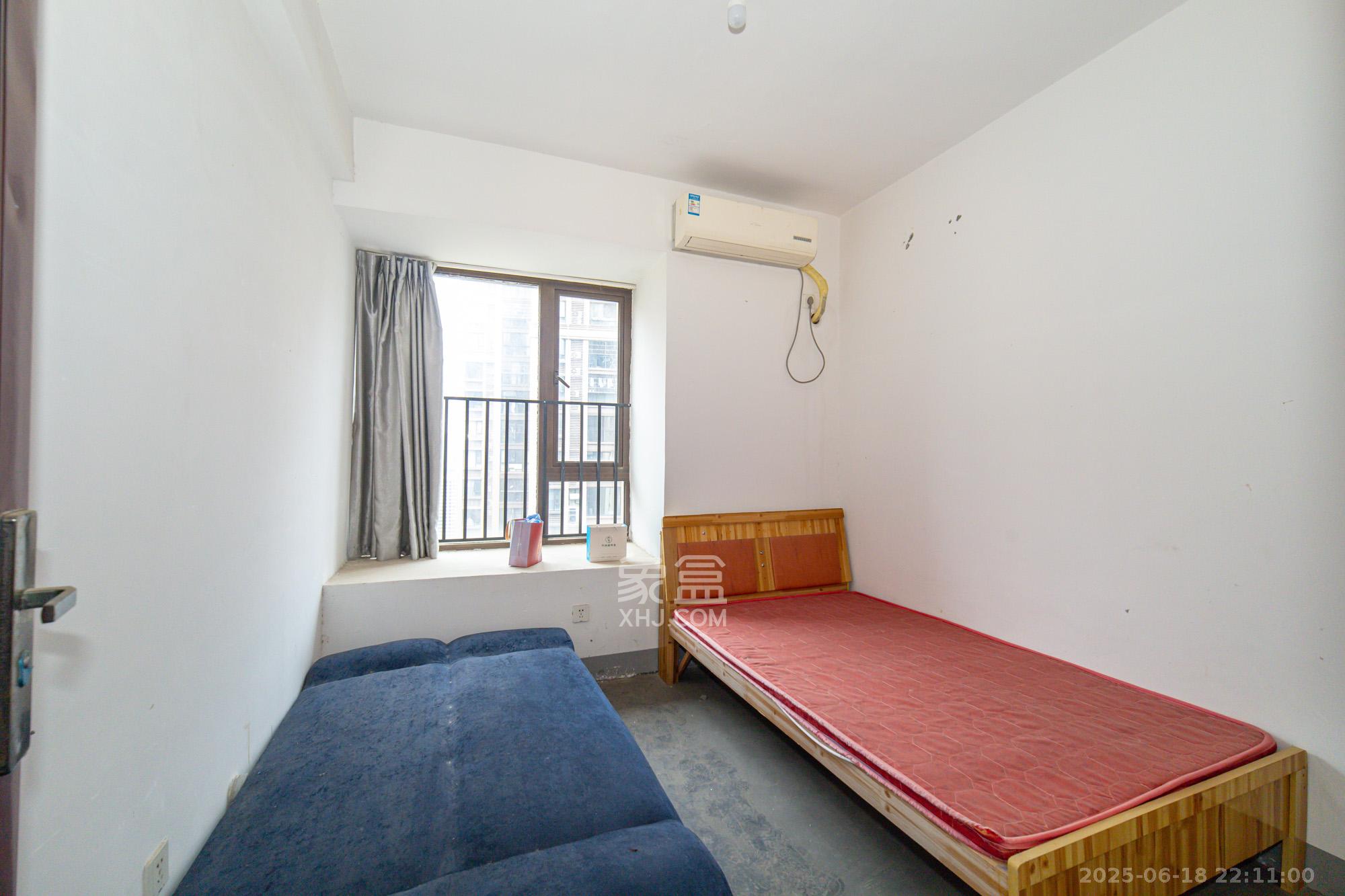 华润凤凰城三期 3室2厅2卫 82.0万 华润凤凰城三期 3室2厅2卫 82.0万卧室