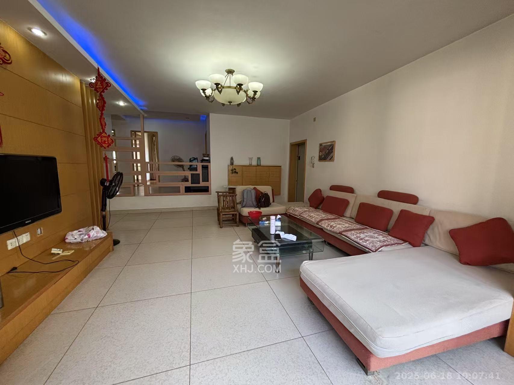 白沙家园(白沙欣苑) 4室2厅1卫 3600.0元/月 白沙家园(白沙欣苑) 4室2厅1卫 3600.0元/月室内图