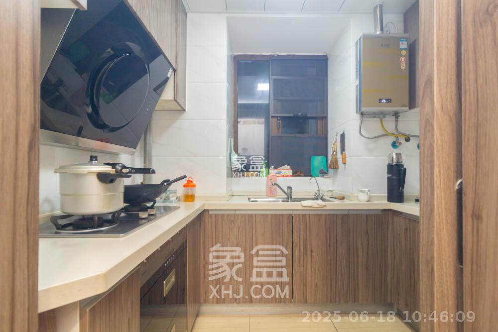 碧桂园星城首府  3室2厅2卫    2700.0元/月室内图