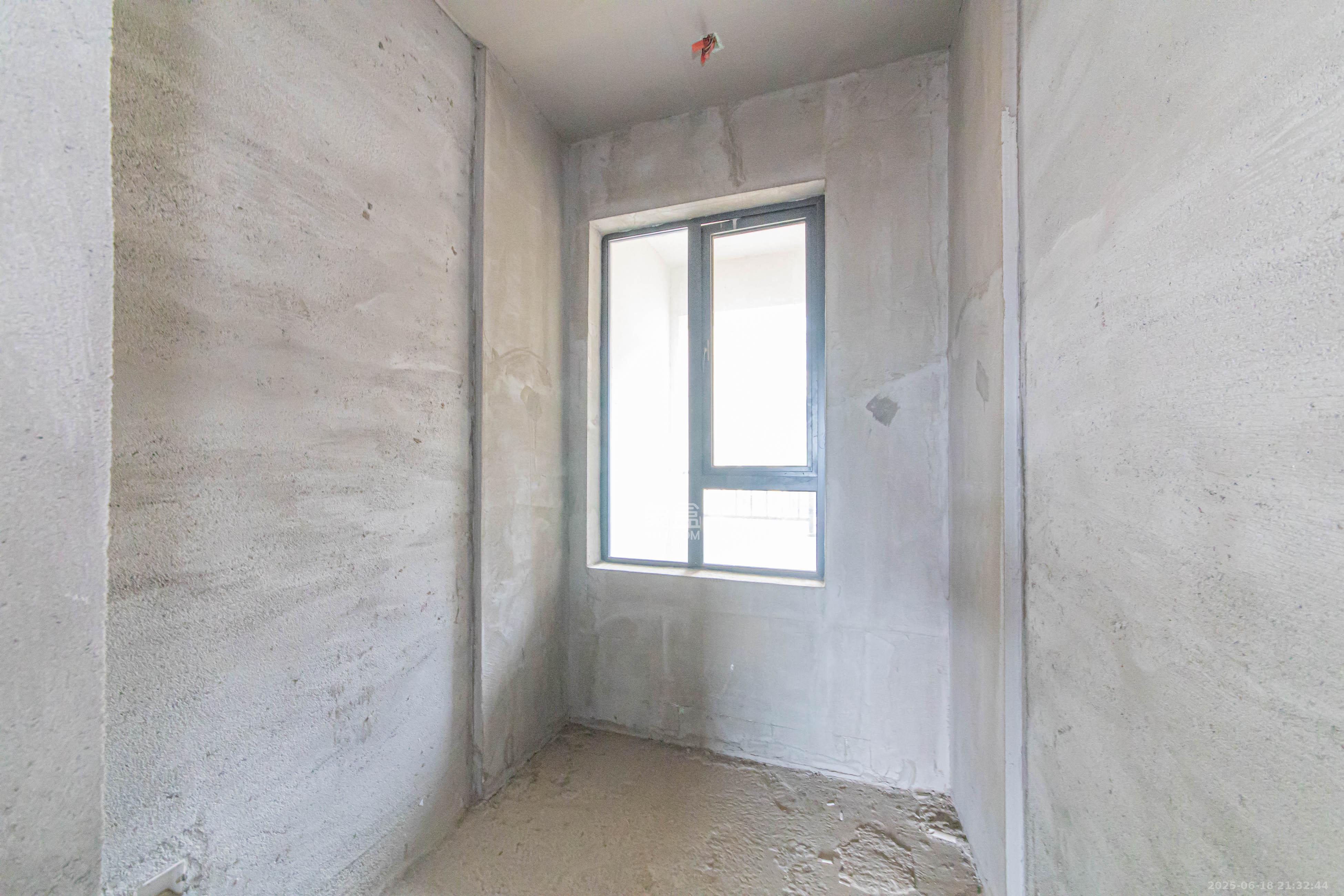 和泓融成府 4室2厅3卫 105.0万 和泓融成府 4室2厅3卫 105.0万卧室