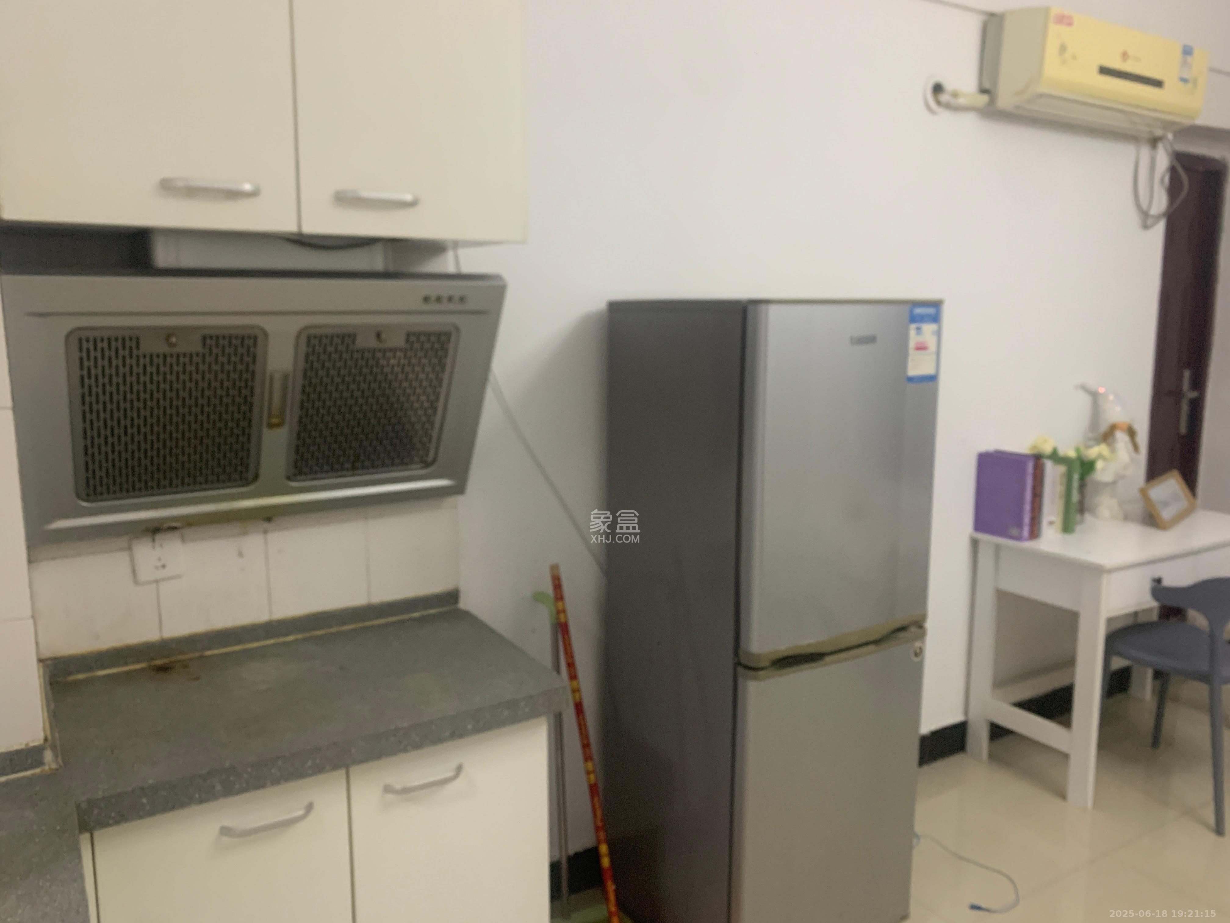 云鼎公馆  1室1厅1卫    1800.0元/月 云鼎公馆  1室1厅1卫    1800.0元/月室内图