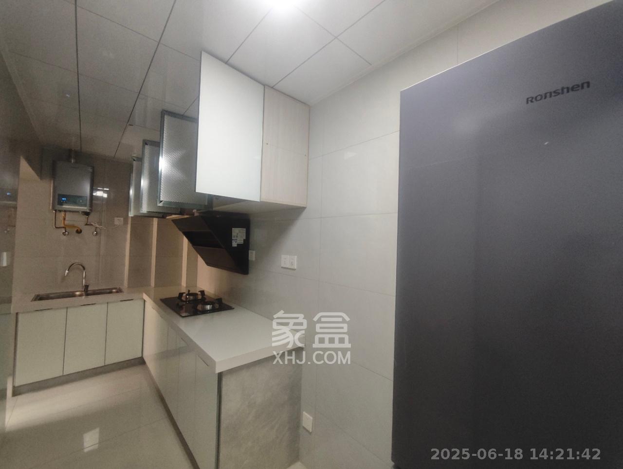 东岸梅园小区  3室1厅1卫    2300.0元/月室内图