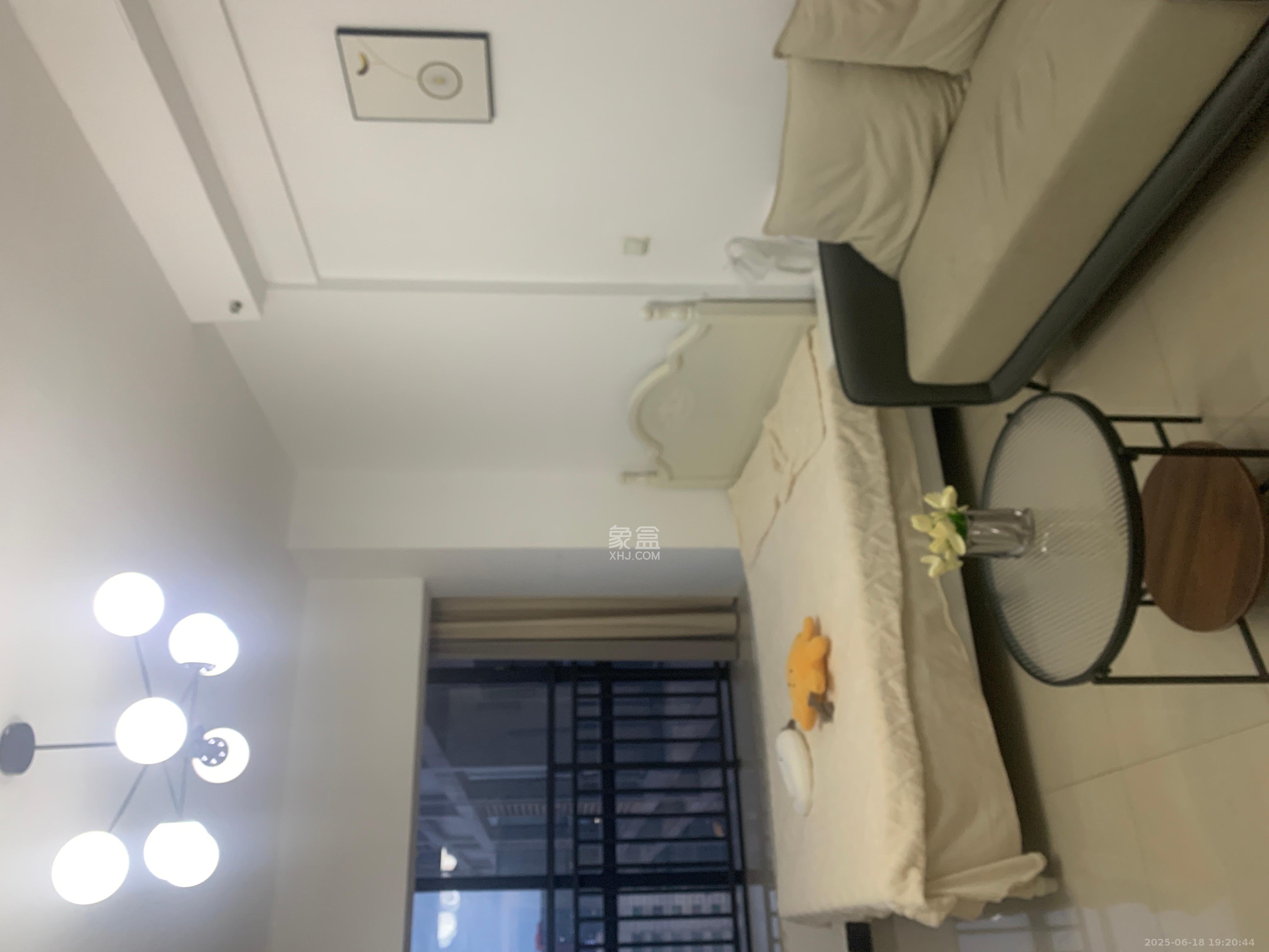 云鼎公馆  1室1厅1卫    1800.0元/月 云鼎公馆  1室1厅1卫    1800.0元/月室内图