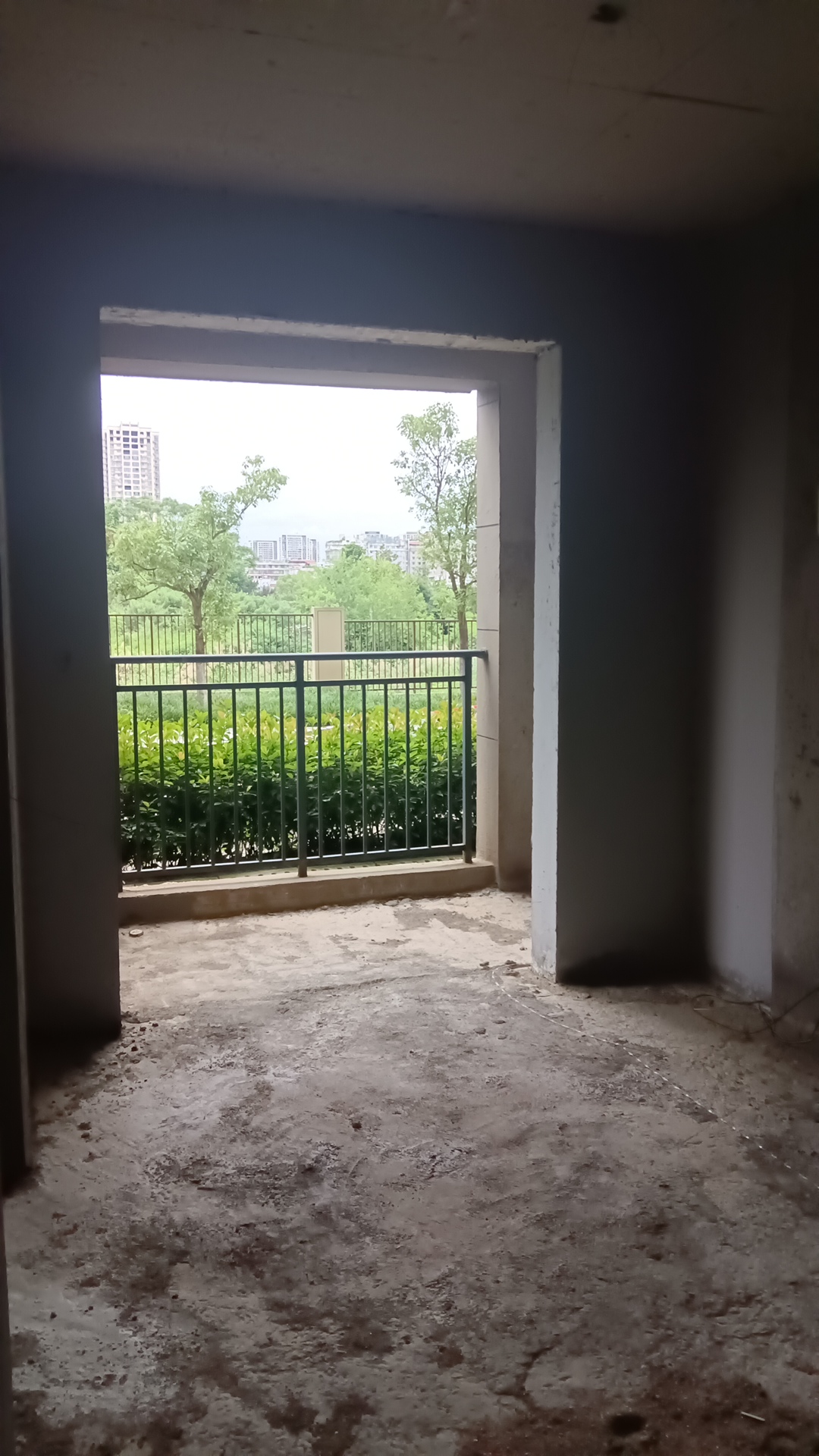 大汉龙城 4室2厅2卫 87.0万 大汉龙城 4室2厅2卫 87.0万客厅