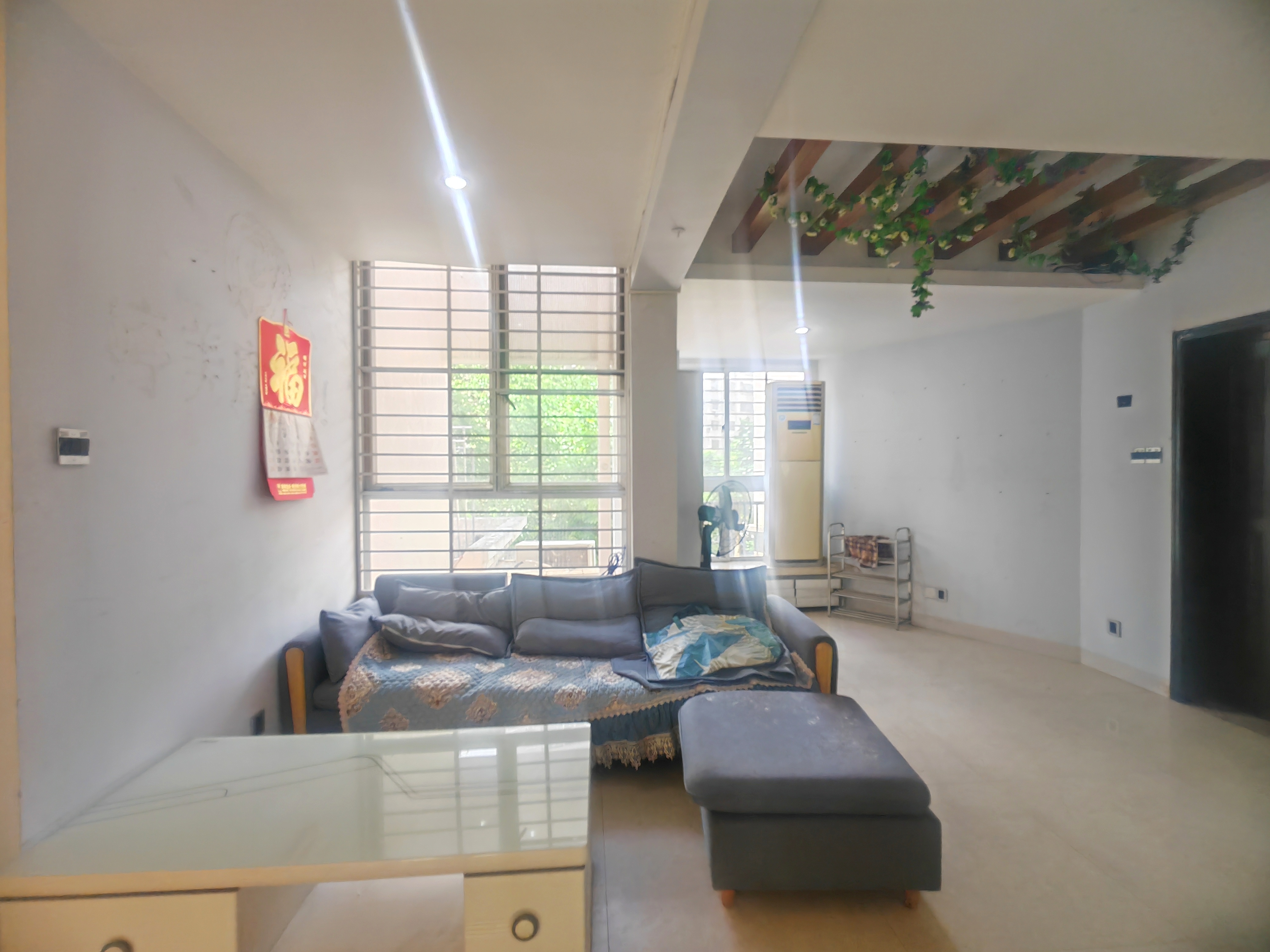 耀江花园 3室2厅1卫 180.0万 耀江花园 3室2厅1卫 180.0万客厅