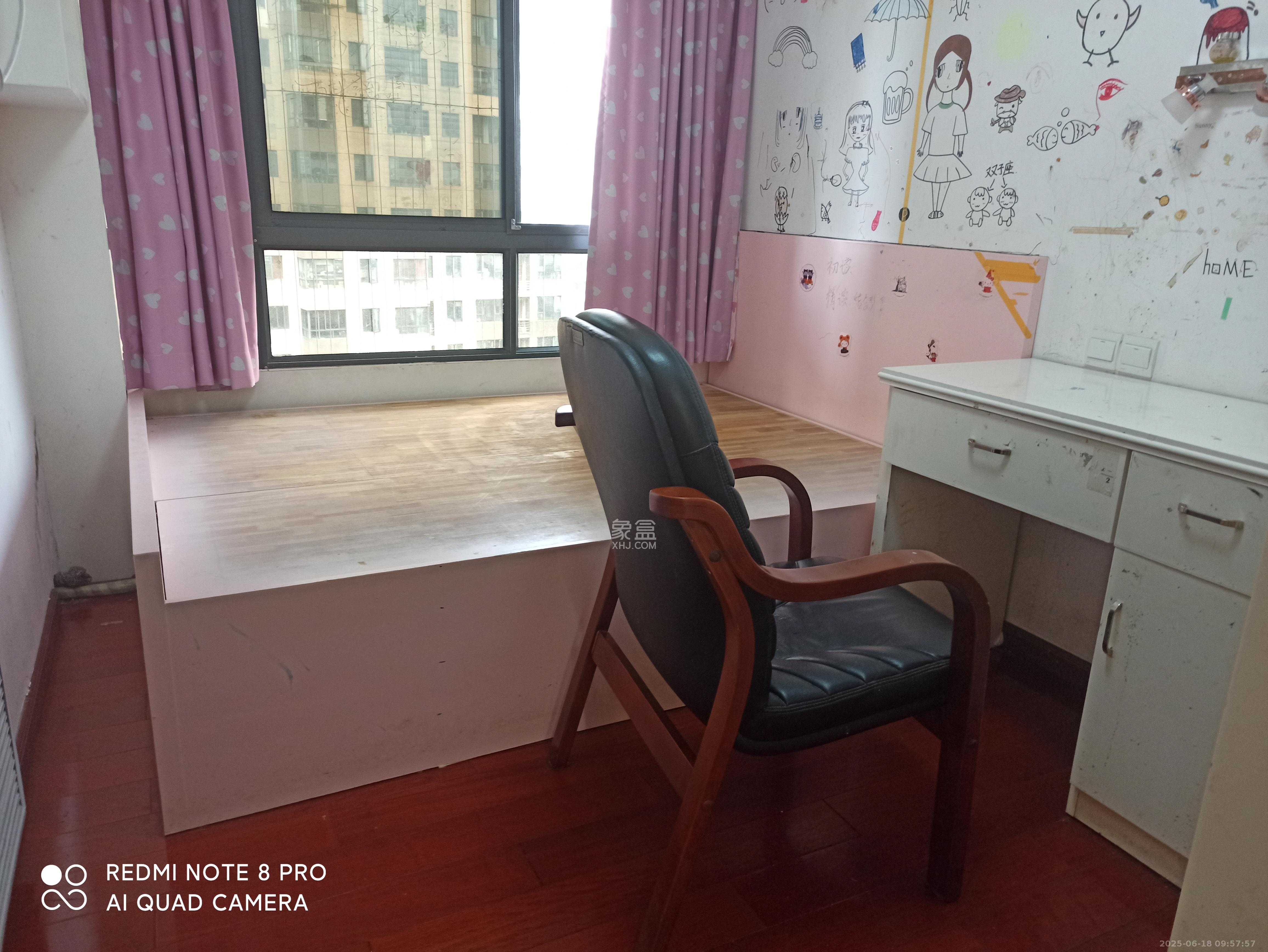 长房时代城 3室2厅2卫 2400.0元/月 长房时代城 3室2厅2卫 2400.0元/月室内图