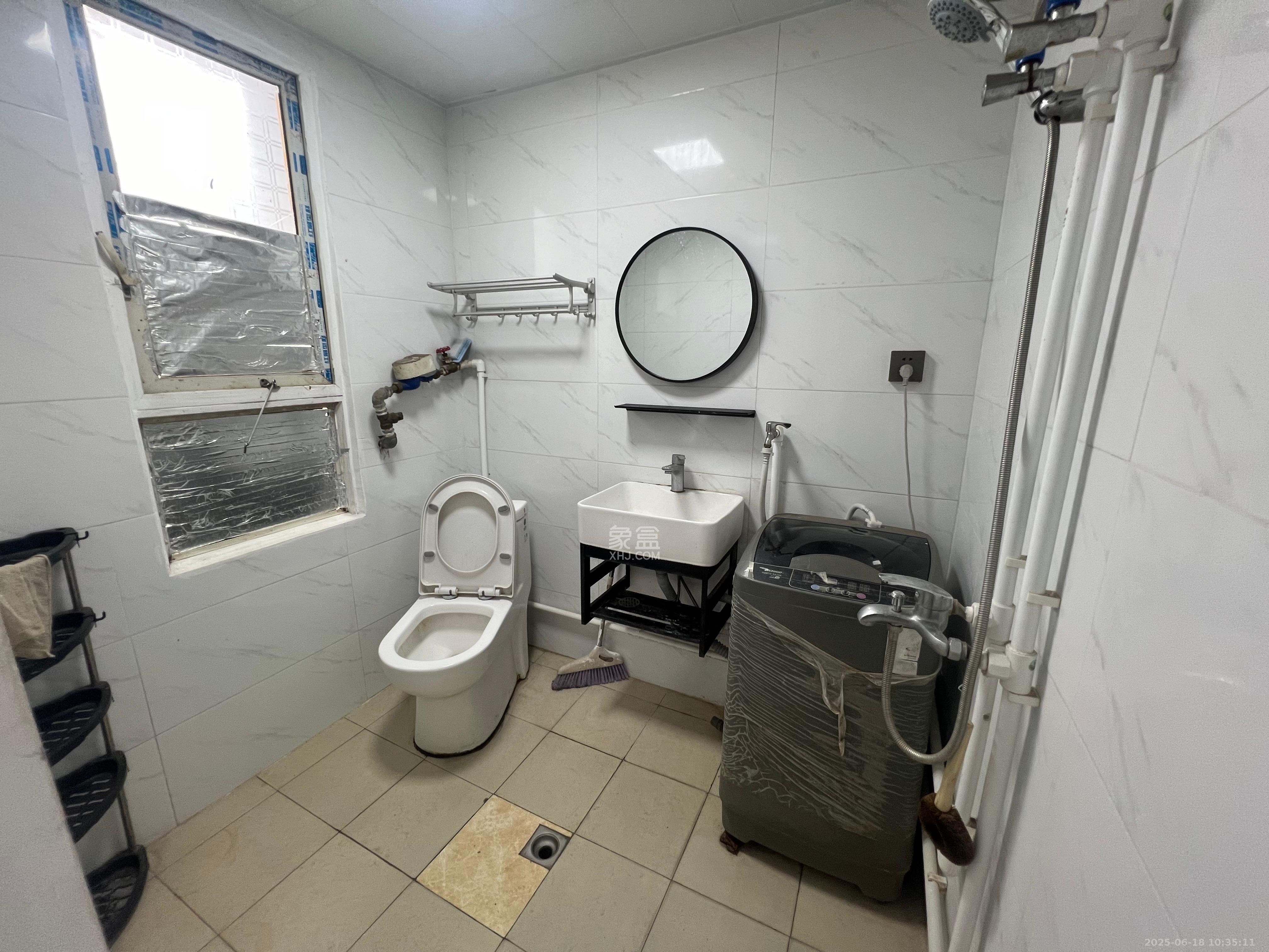 蔡锷路居民点 1室1厅1卫 1300.0元/月 蔡锷路居民点 1室1厅1卫 1300.0元/月室内图