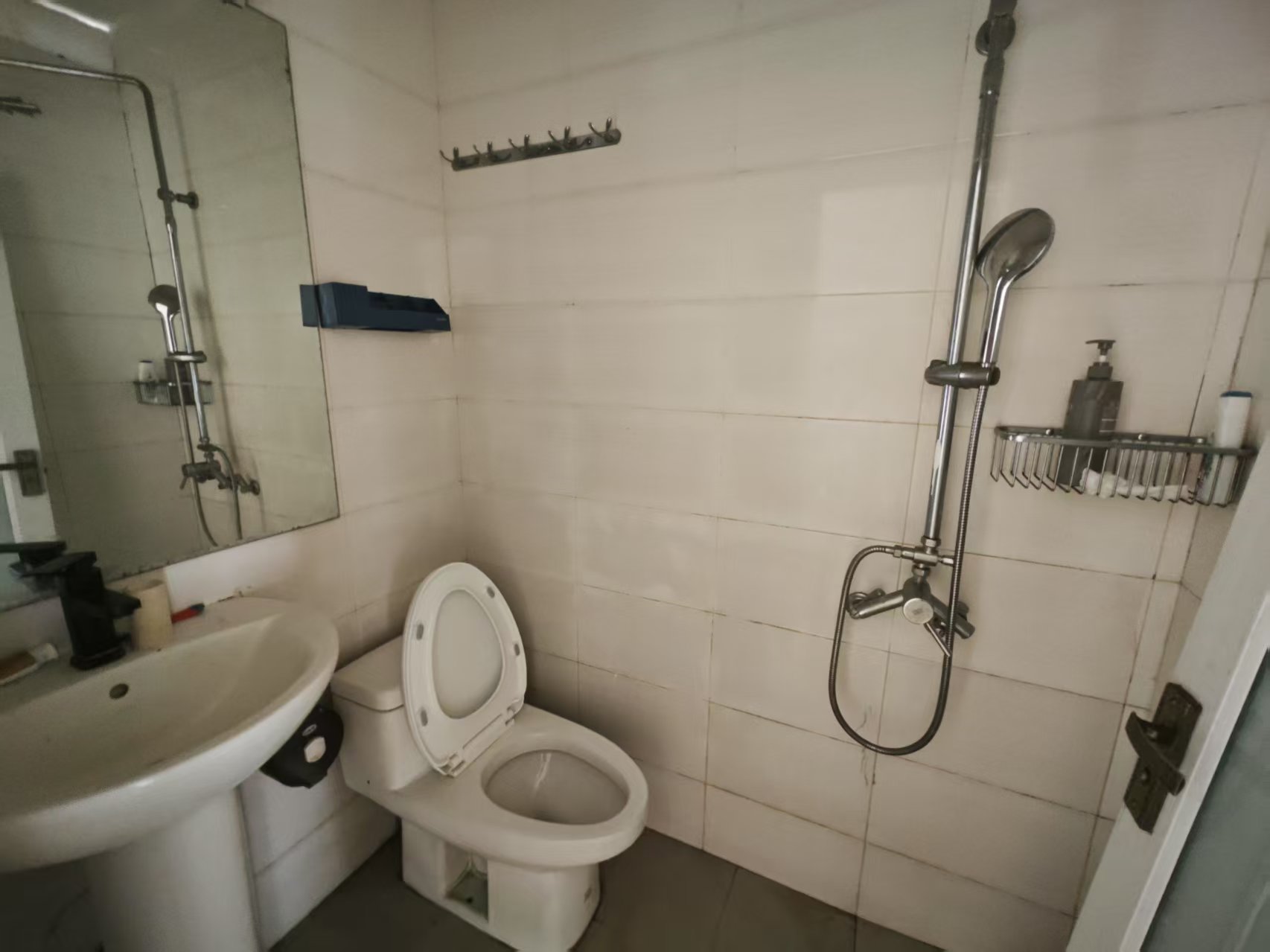 宝安江南城 5室2厅3卫 4800.0元/月 宝安江南城 5室2厅3卫 4800.0元/月室内图