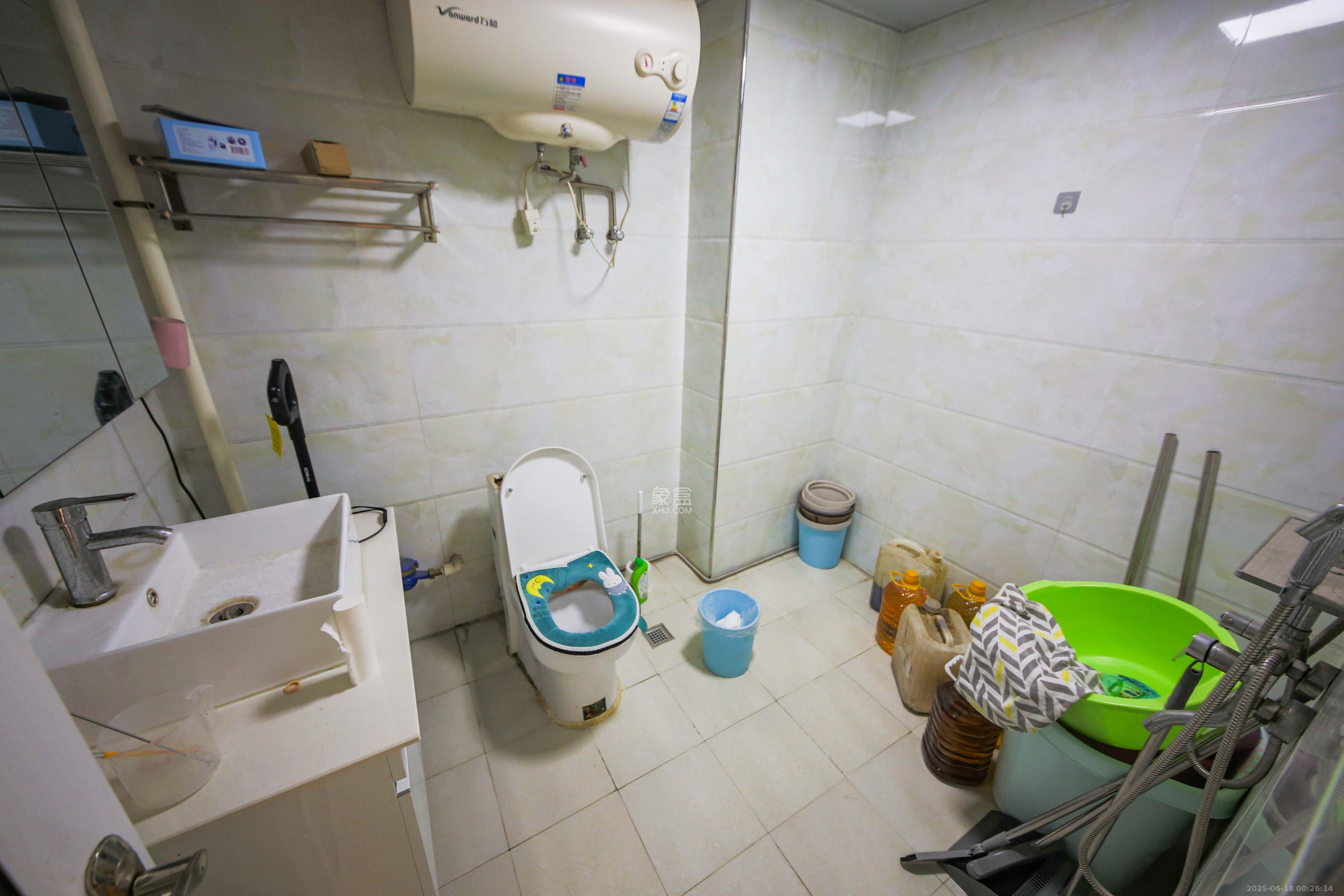 景荣华苑 3室2厅2卫 91.8万 景荣华苑 3室2厅2卫 91.8万卫生间