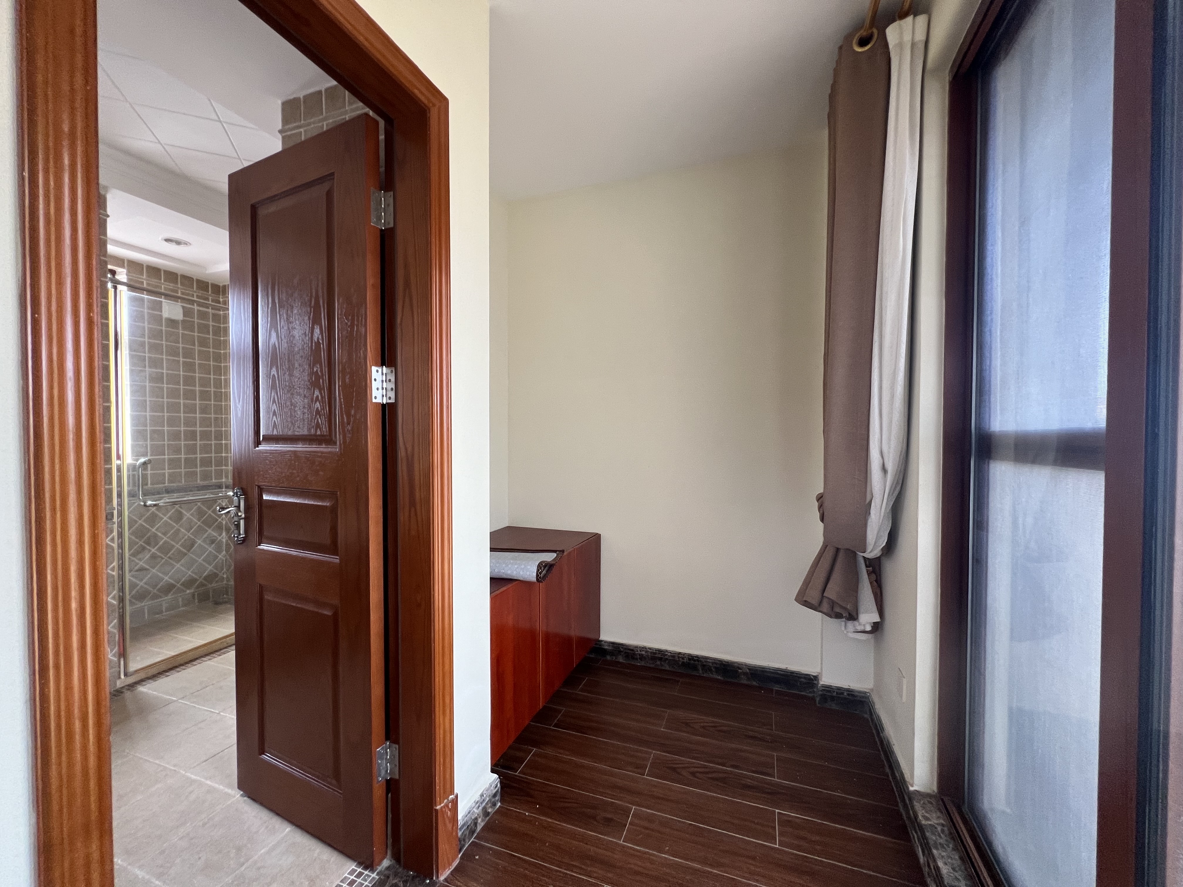 富力盈溪谷  5室3厅4卫    680.0万 富力盈溪谷  5室3厅4卫    680.0万室内图