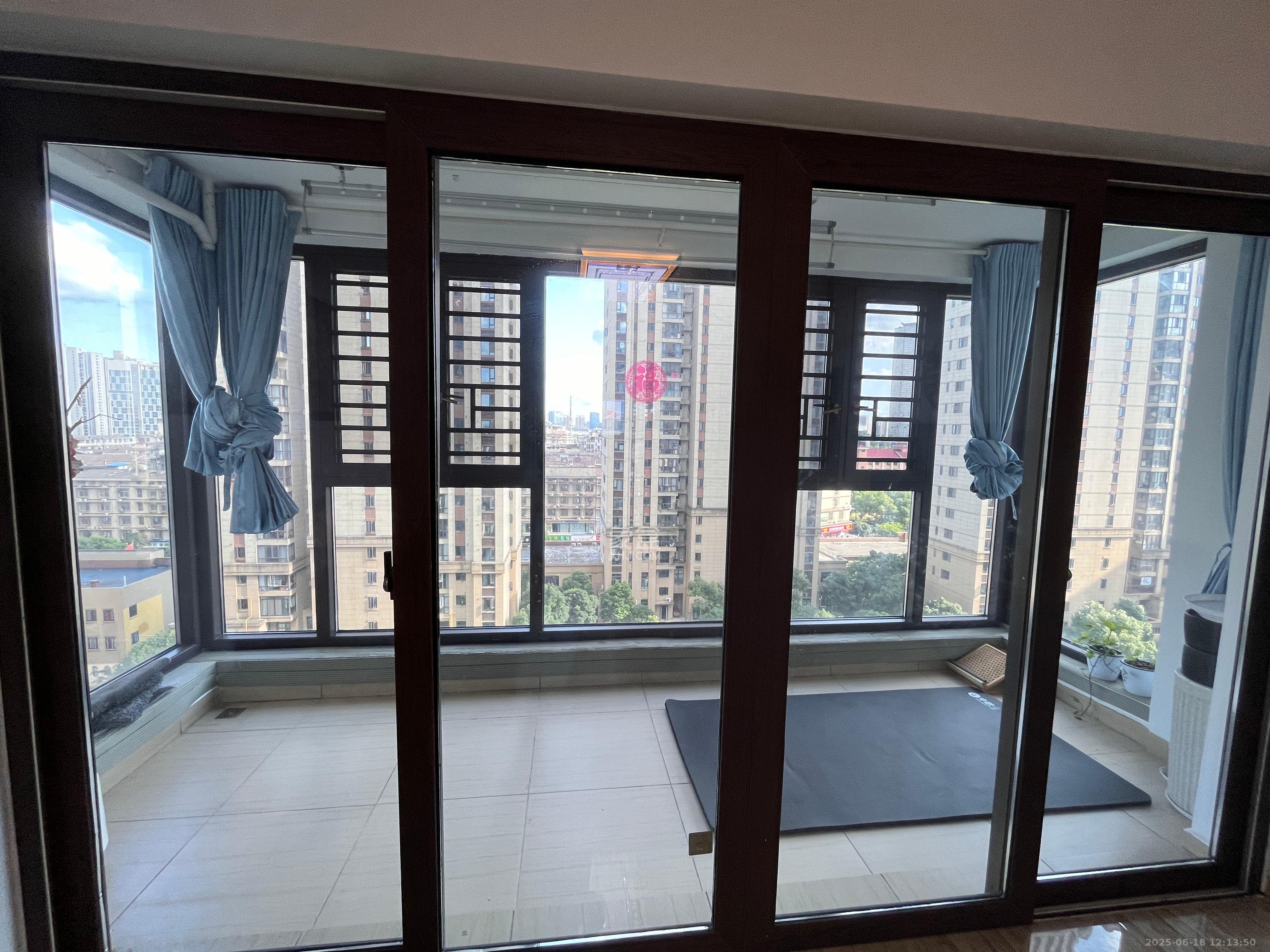 碧桂园星城首府 6室2厅3卫 6000.0元/月 碧桂园星城首府 6室2厅3卫 6000.0元/月室内图