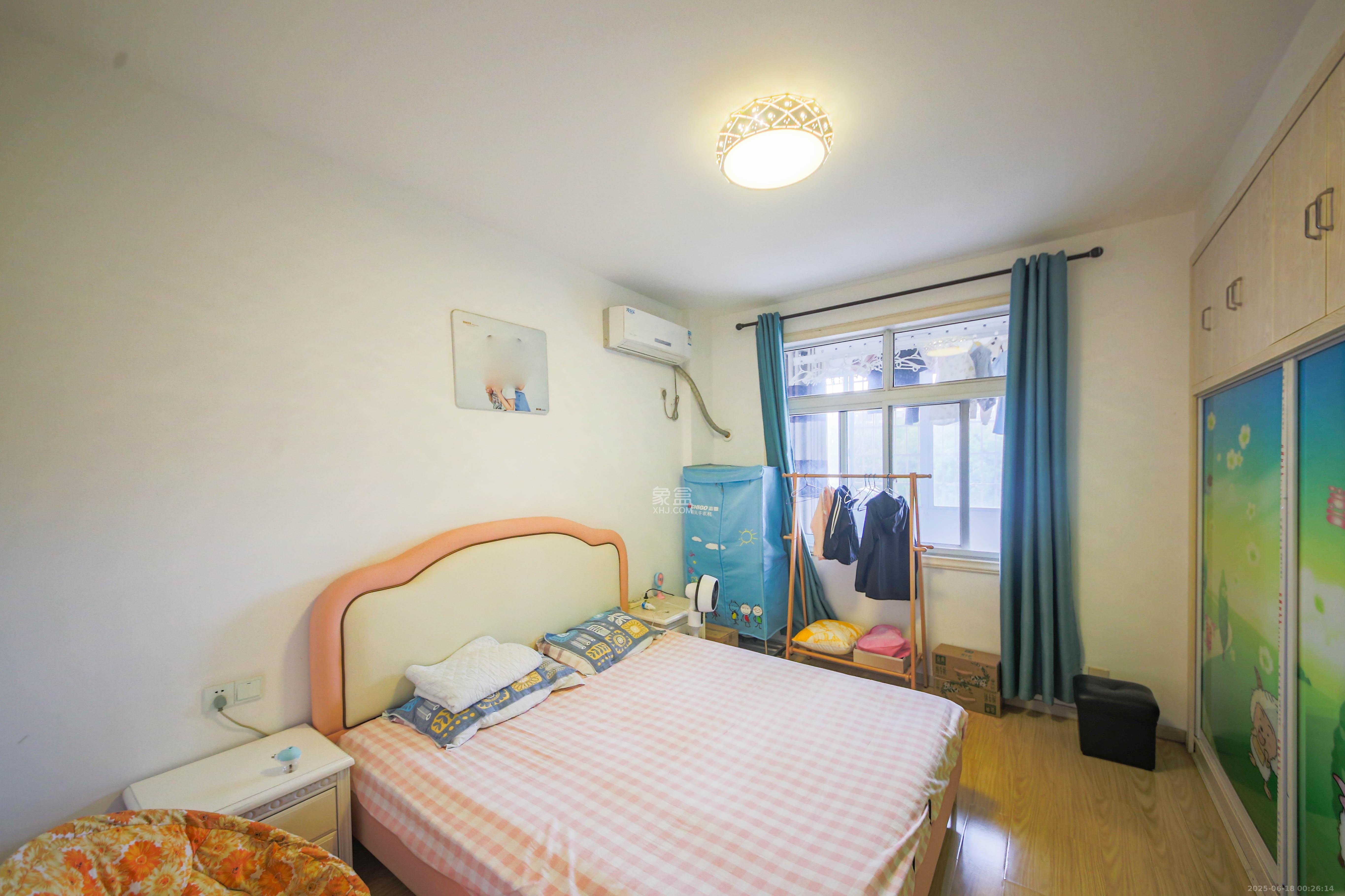 景荣华苑 3室2厅2卫 91.8万 景荣华苑 3室2厅2卫 91.8万卧室