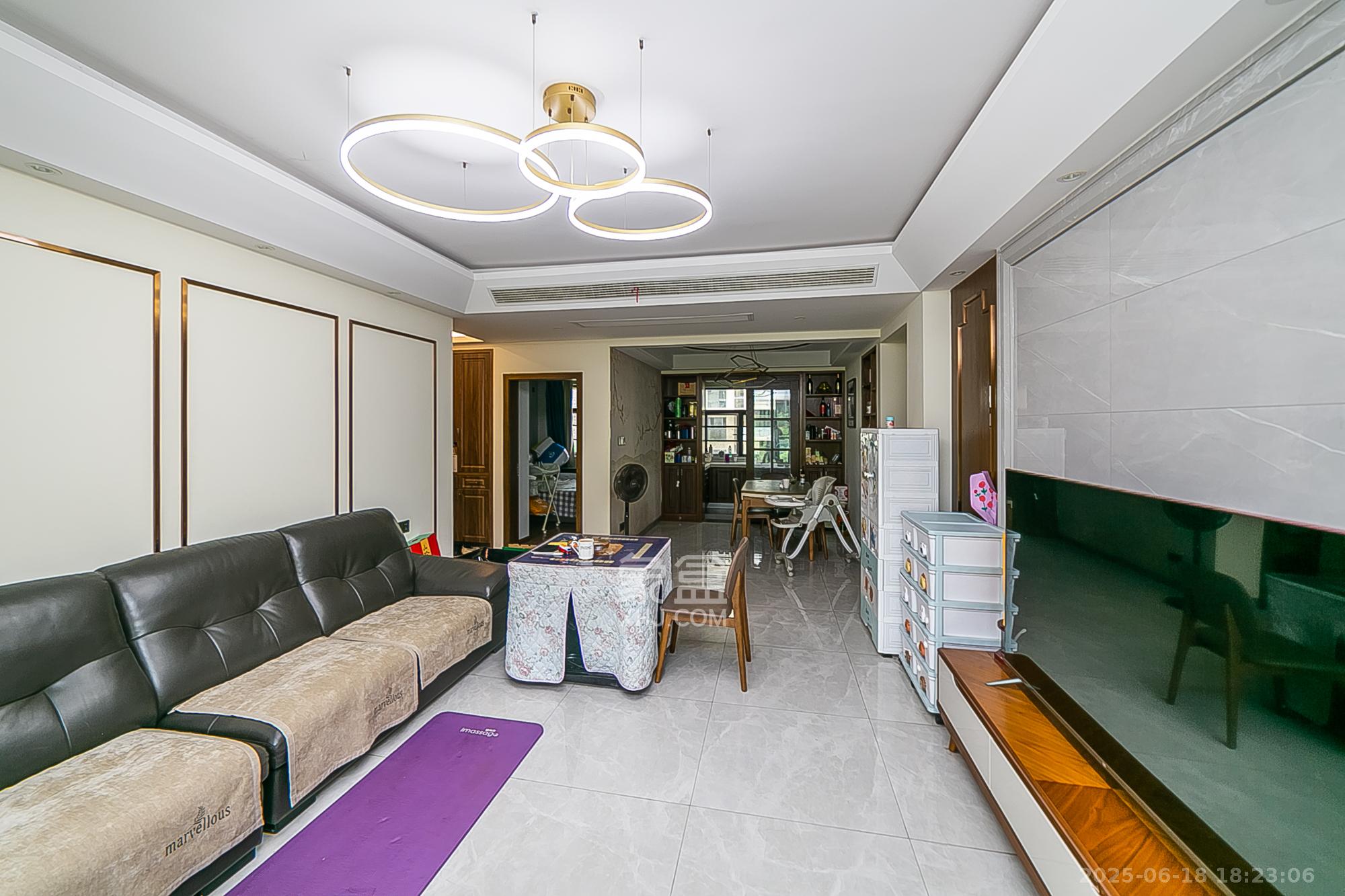 长盛岚庭  3室2厅2卫    128.0万 长盛岚庭  3室2厅2卫    128.0万客厅