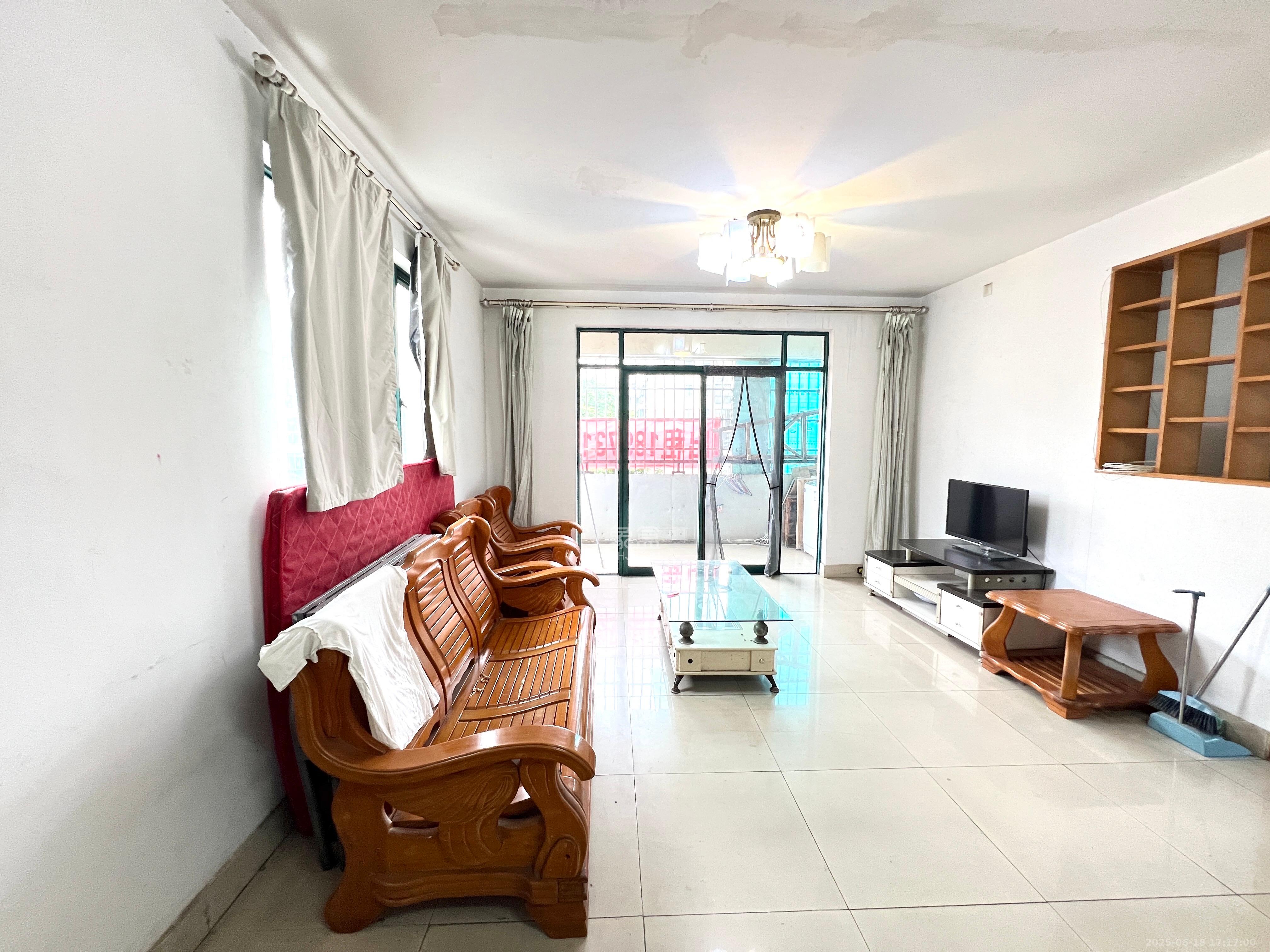 东方新城 2室2厅1卫 1700.0元/月 东方新城 2室2厅1卫 1700.0元/月室内图