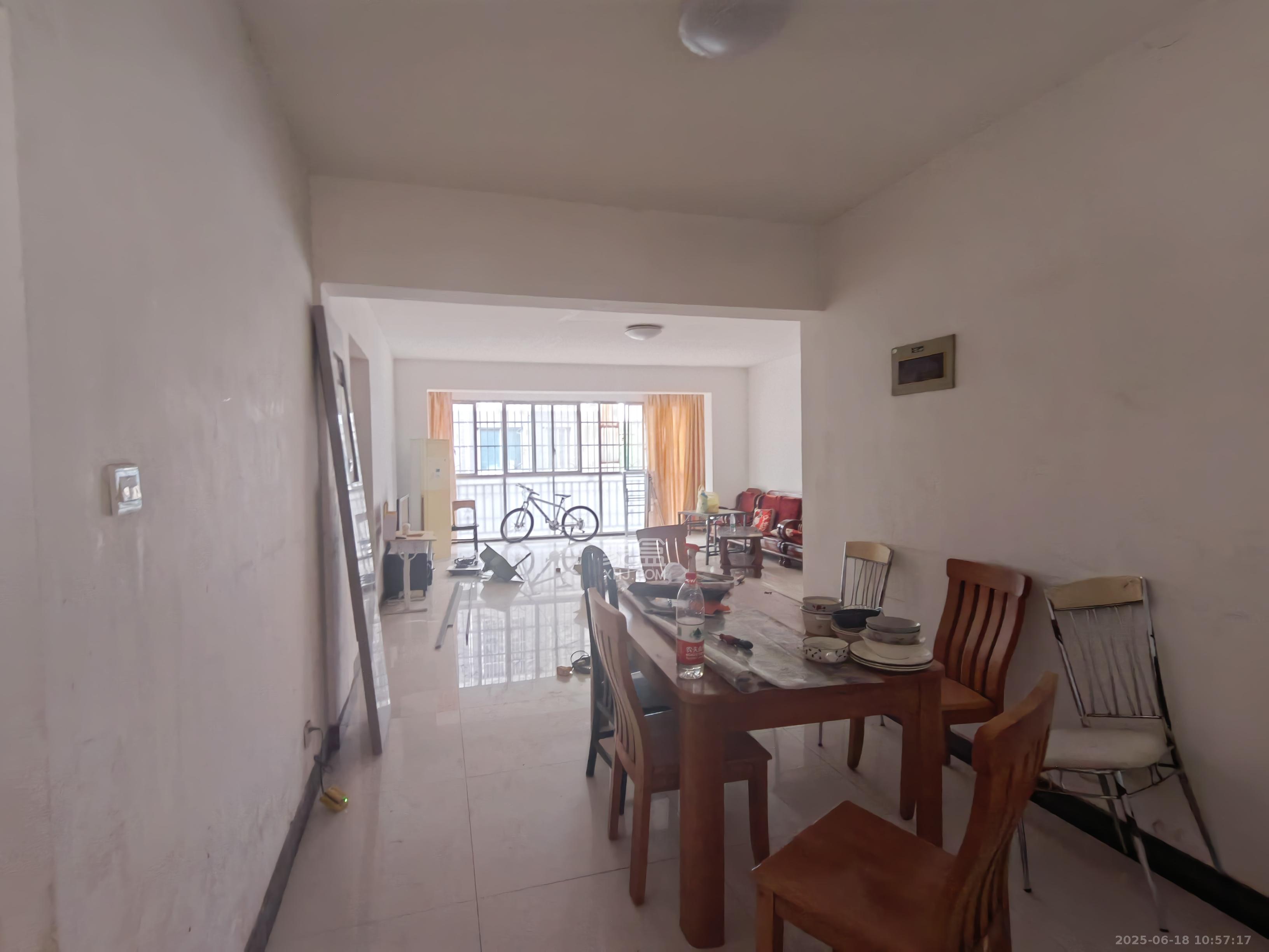 湘绣城 3室2厅1卫 1200.0元/月 湘绣城 3室2厅1卫 1200.0元/月室内图