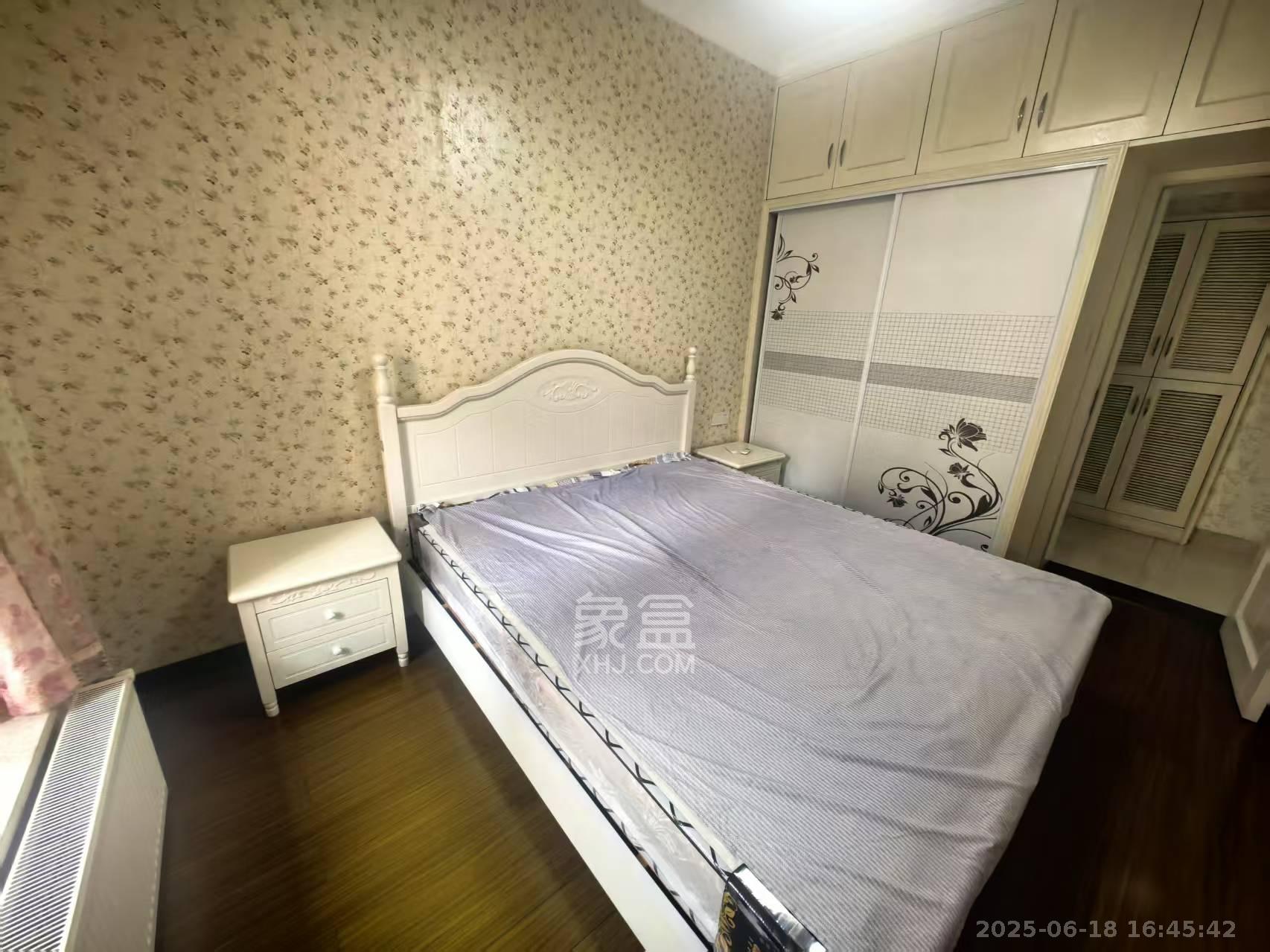 金霞美墅  3室2厅2卫   1700.00元/月室内图