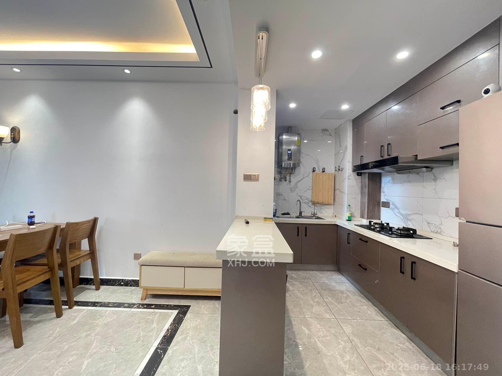 建发中央悦府  3室2厅1卫    3300.0元/月室内图