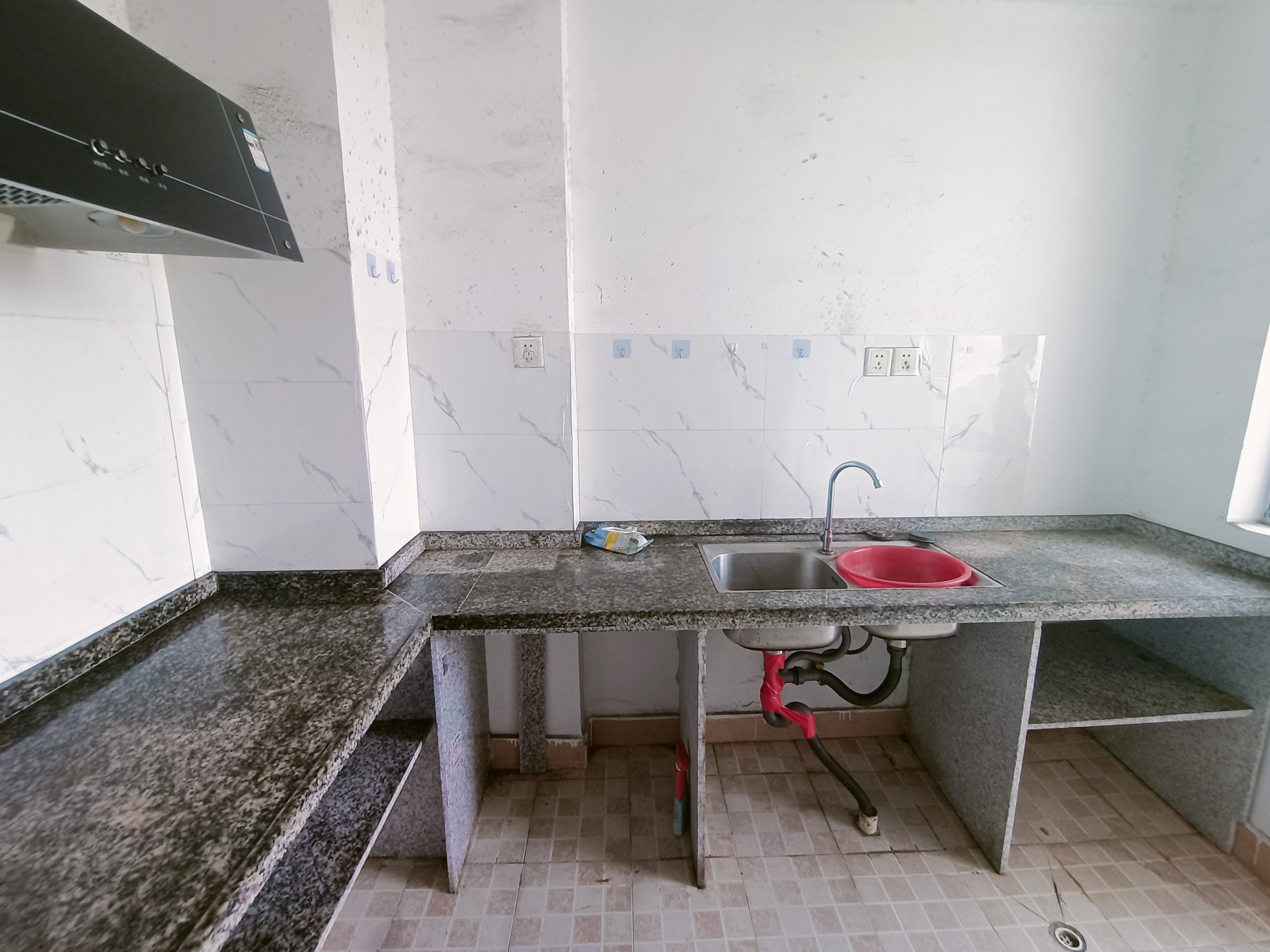 滨江新城 3室2厅1卫 1800.0元/月 滨江新城 3室2厅1卫 1800.0元/月室内图