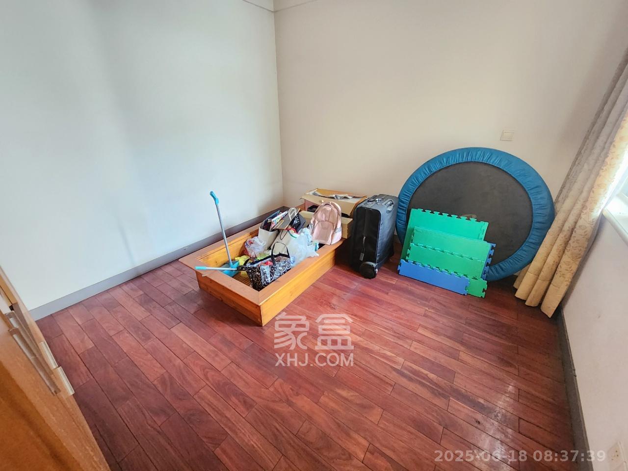 中联科技园  4室2厅3卫    3300.0元/月室内图