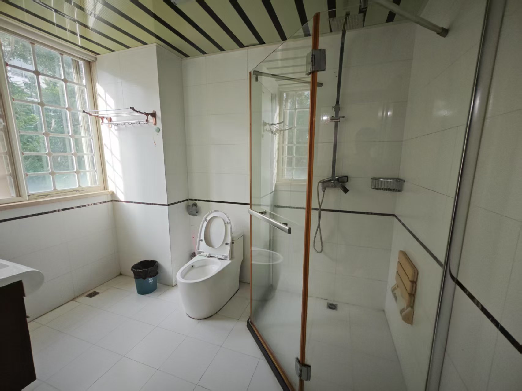 宝安江南城 5室2厅3卫 4800.0元/月 宝安江南城 5室2厅3卫 4800.0元/月室内图