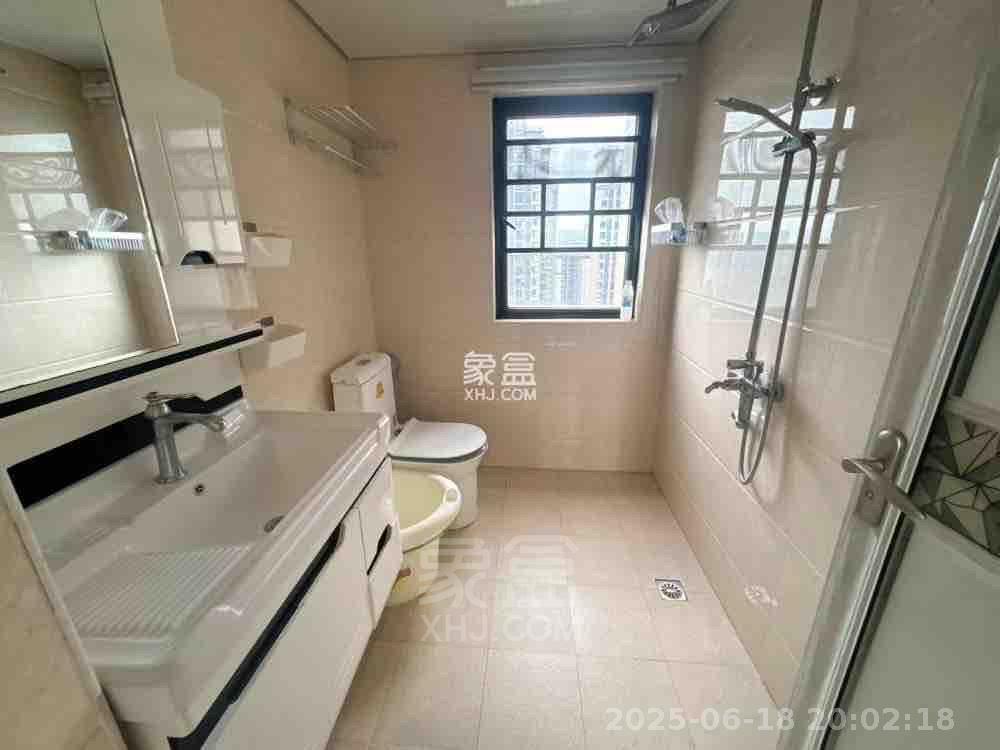 中建御山和苑  4室2厅2卫   2500.00元/月室内图