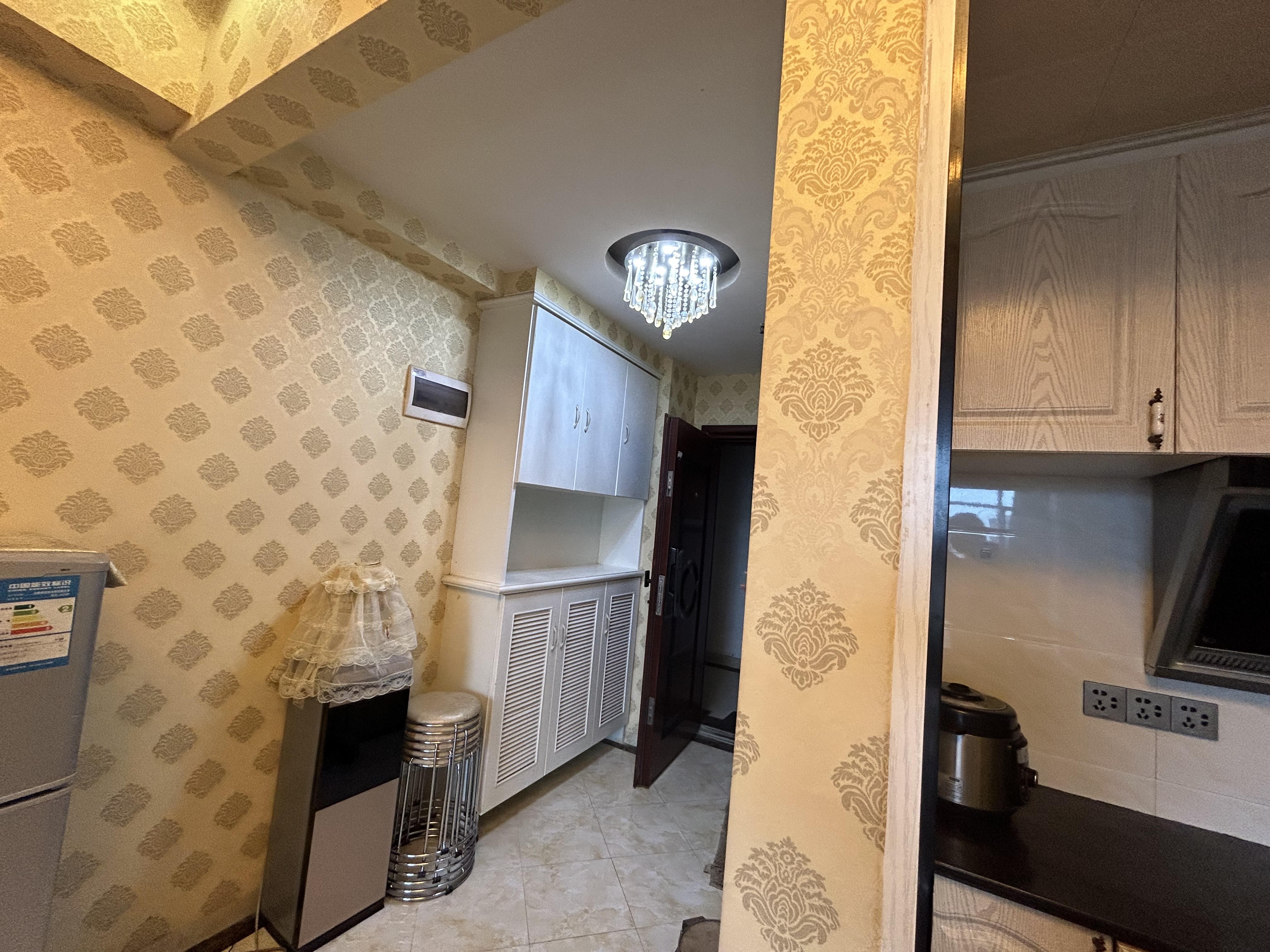 众一桂府 1室1厅2卫 1200.0元/月 众一桂府 1室1厅2卫 1200.0元/月室内图