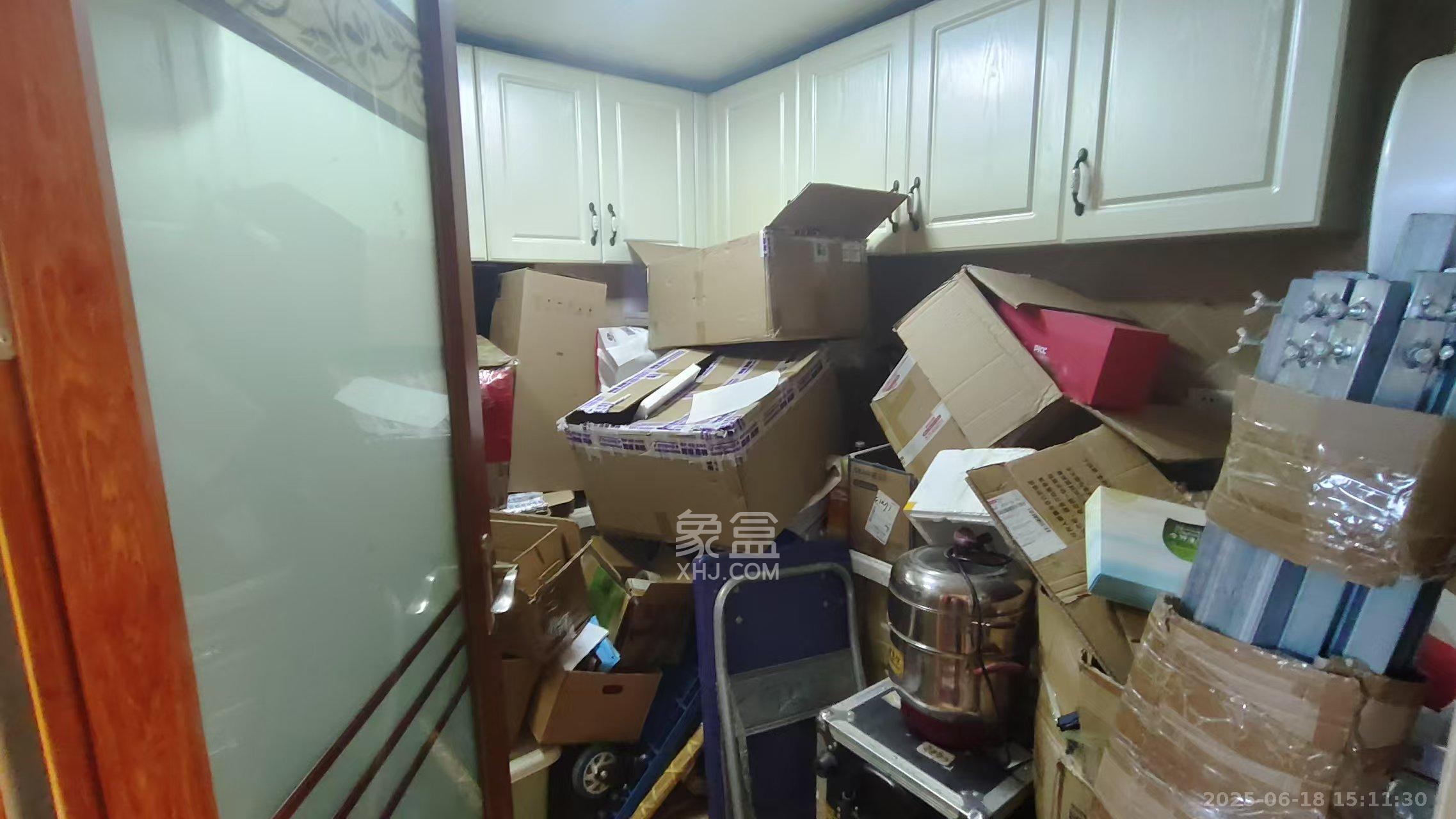 华城广场  2室1厅1卫    3000.0元/月室内图