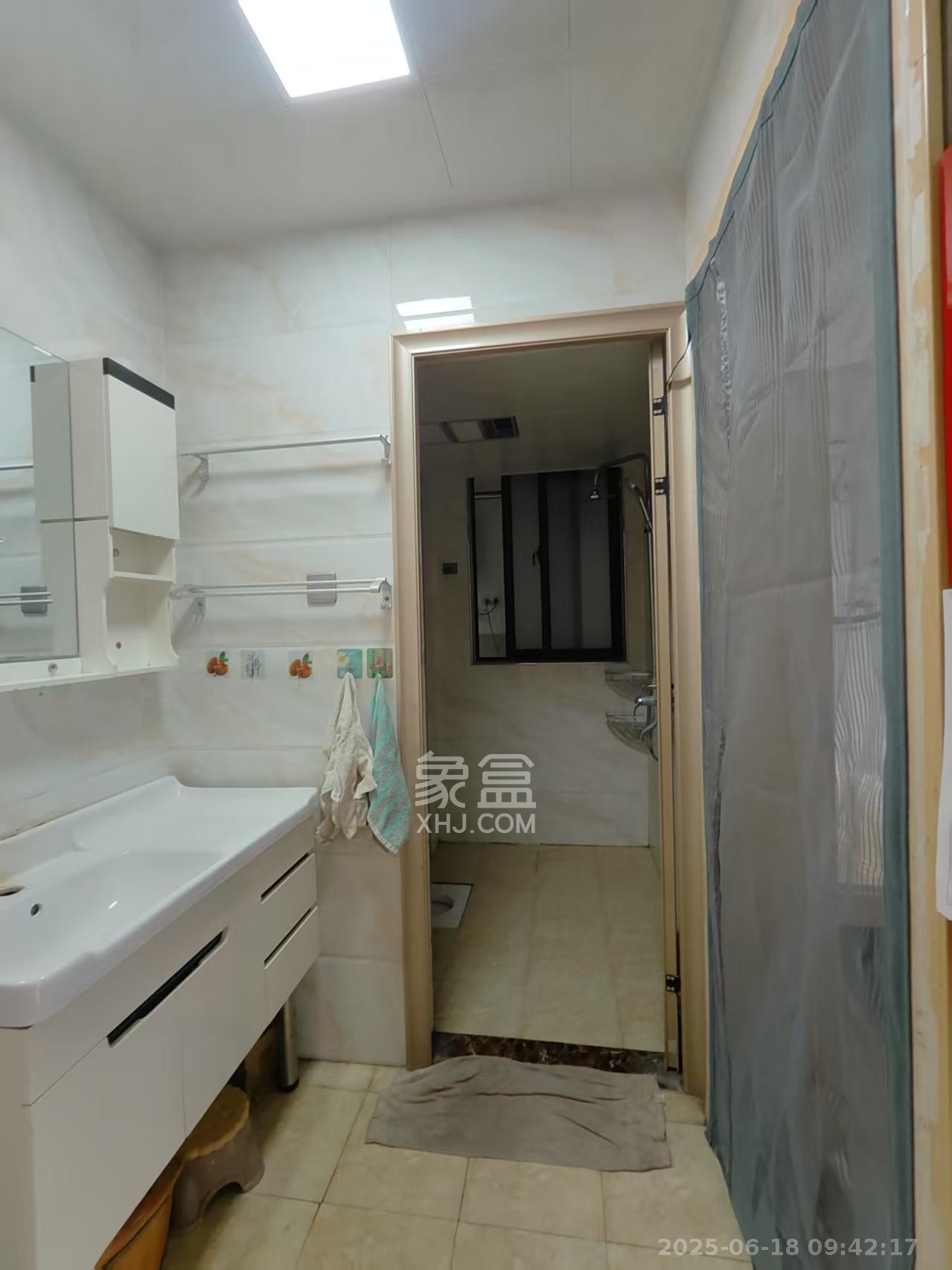 勤诚达新界  3室2厅1卫   1800.00元/月室内图