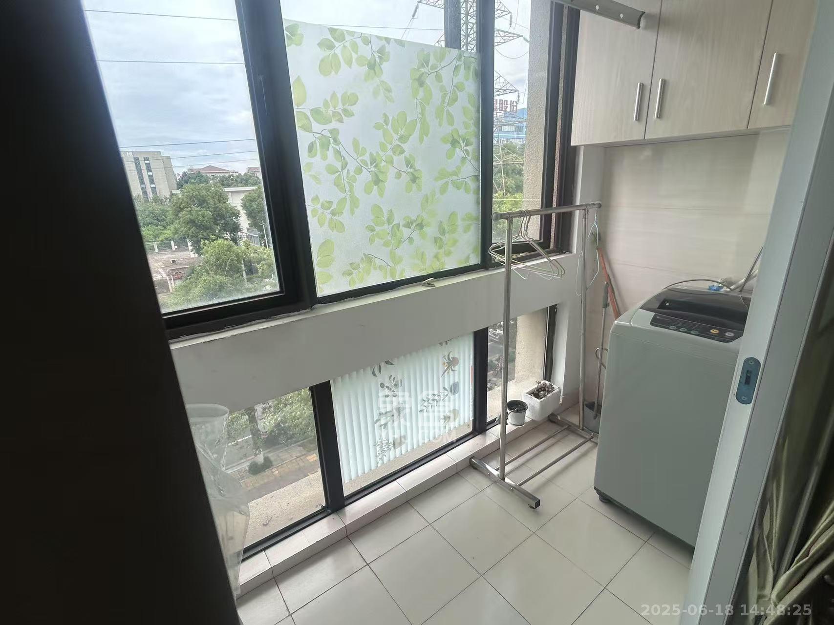 南枫时光  1室1厅1卫   1700.00元/月室内图