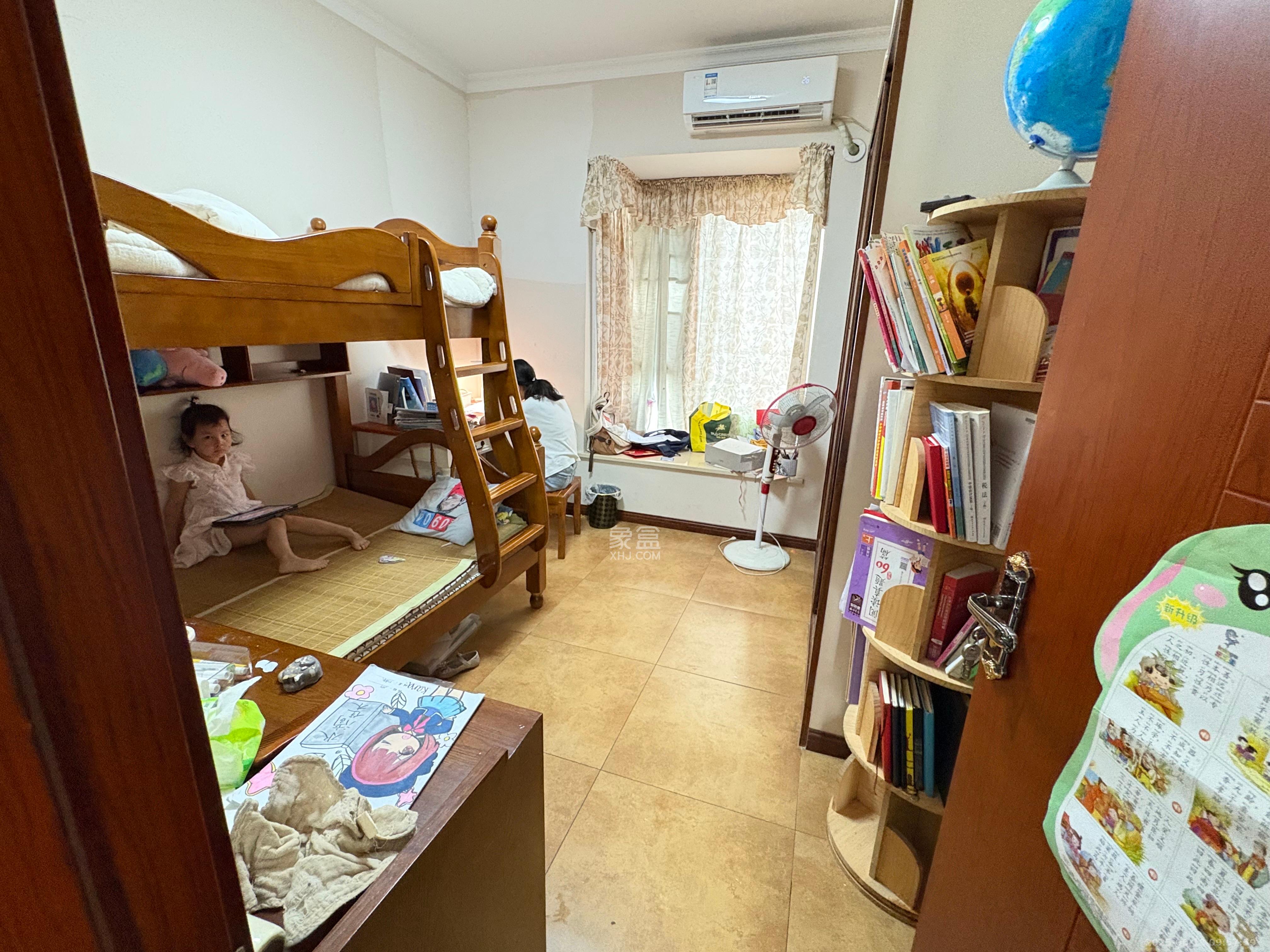 江山帝景雅典  3室2厅2卫   2800.00元/月室内图