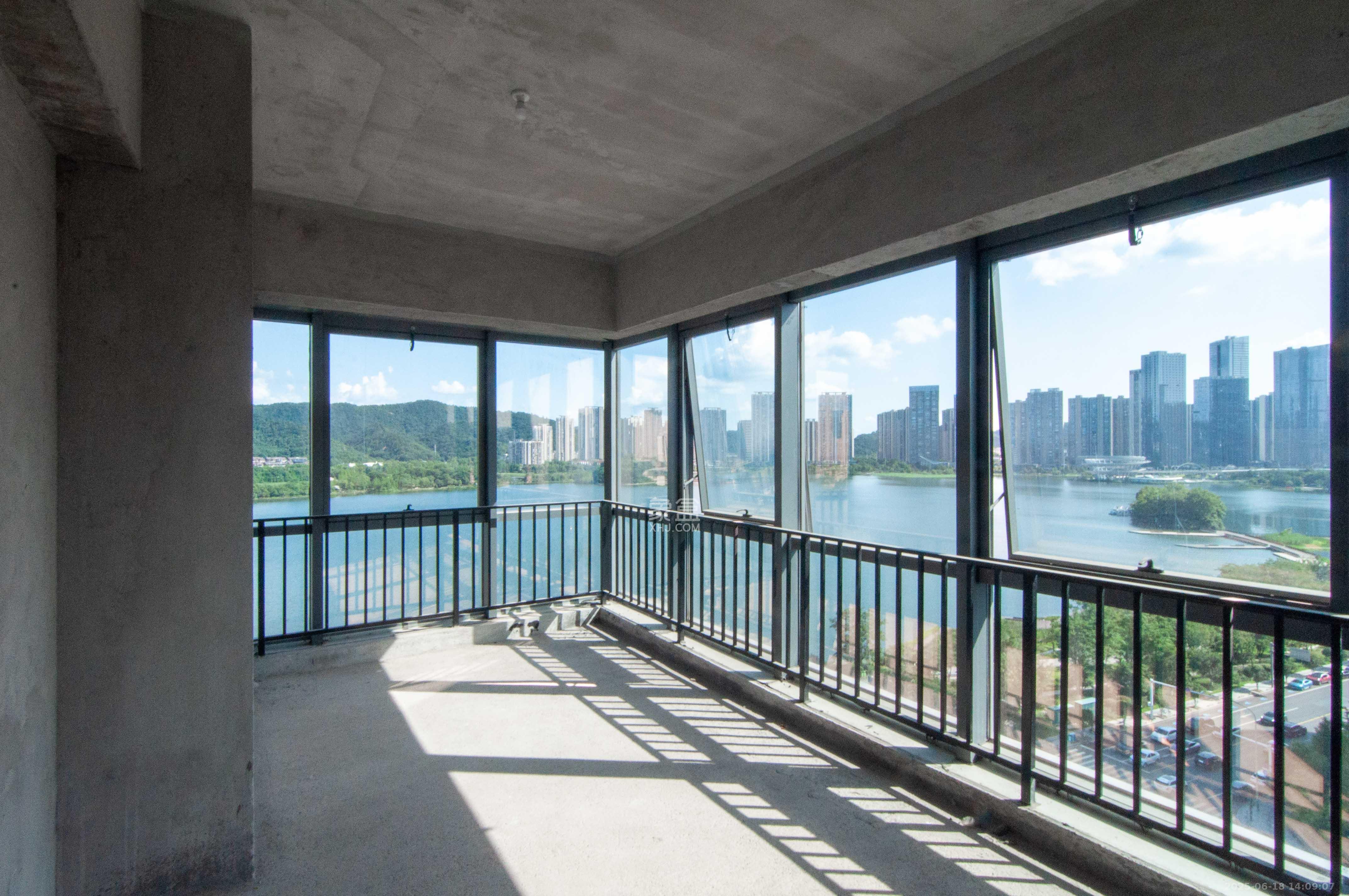 中建宝铂公馆  1室1厅1卫   68.00万
