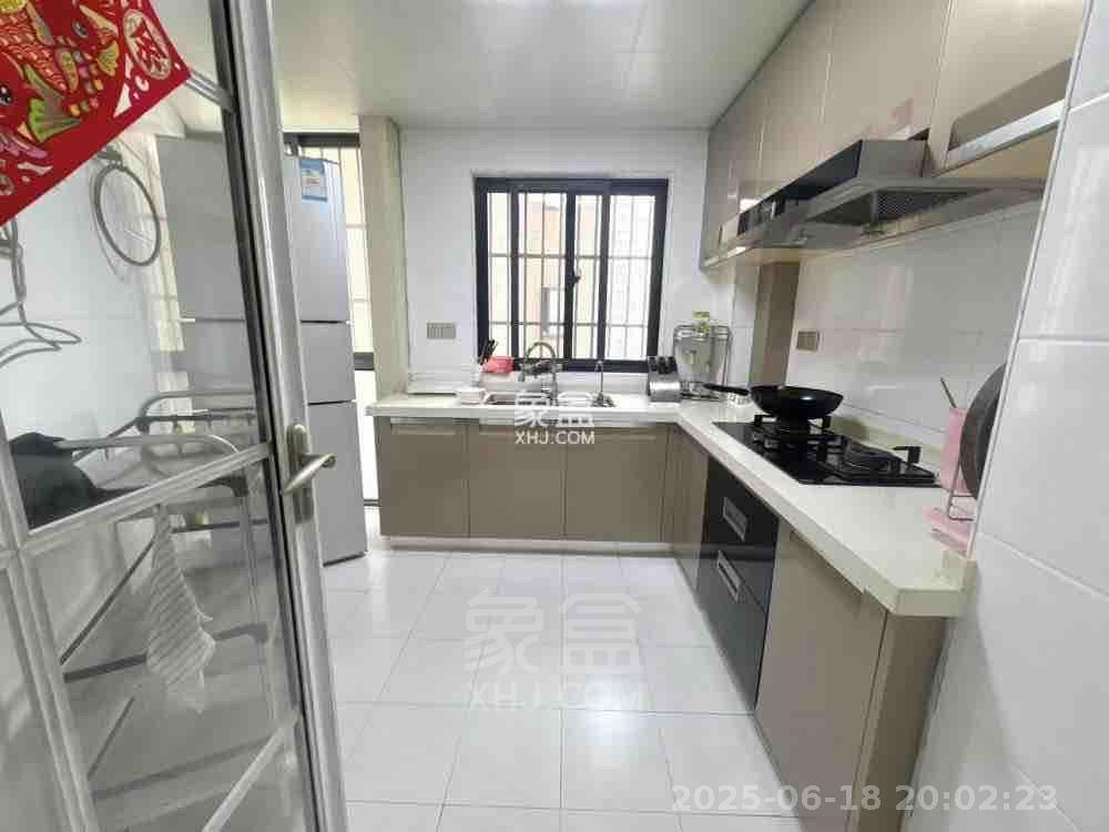 中建御山和苑  4室2厅2卫   2500.00元/月室内图