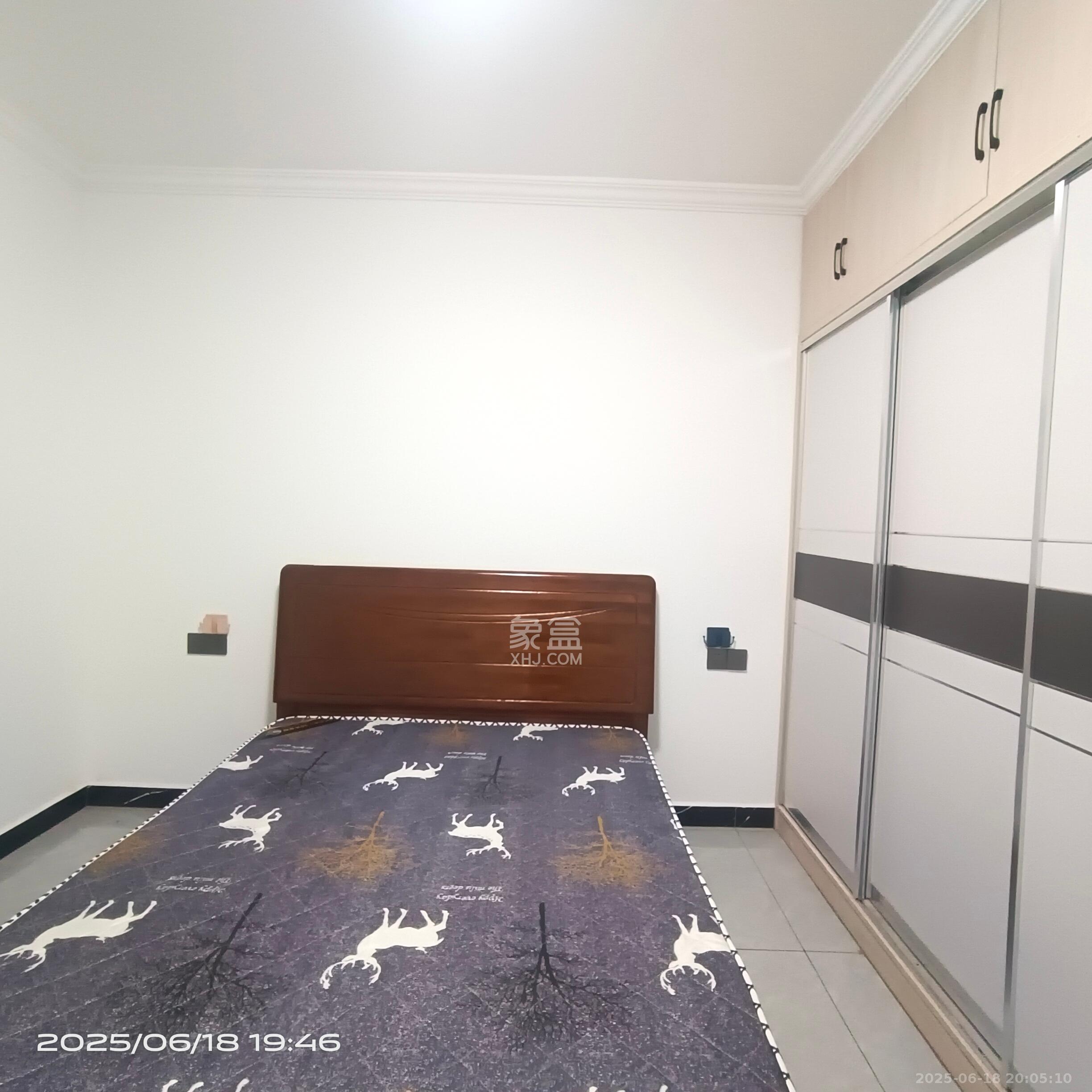 鑫天格林香山  3室2厅1卫   1700.00元/月室内图