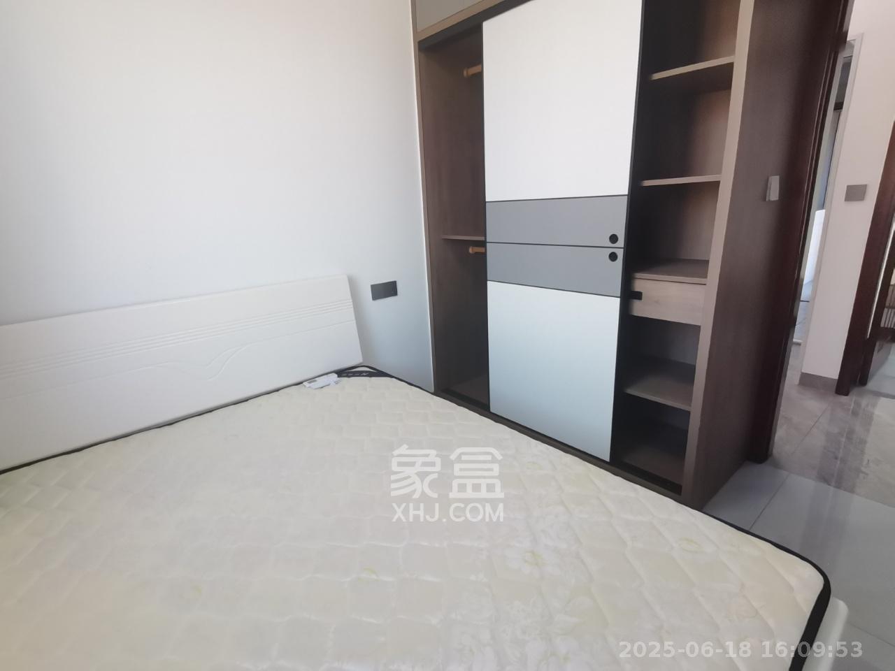 山水梅溪雅郡  3室2厅1卫   2600.00元/月室内图