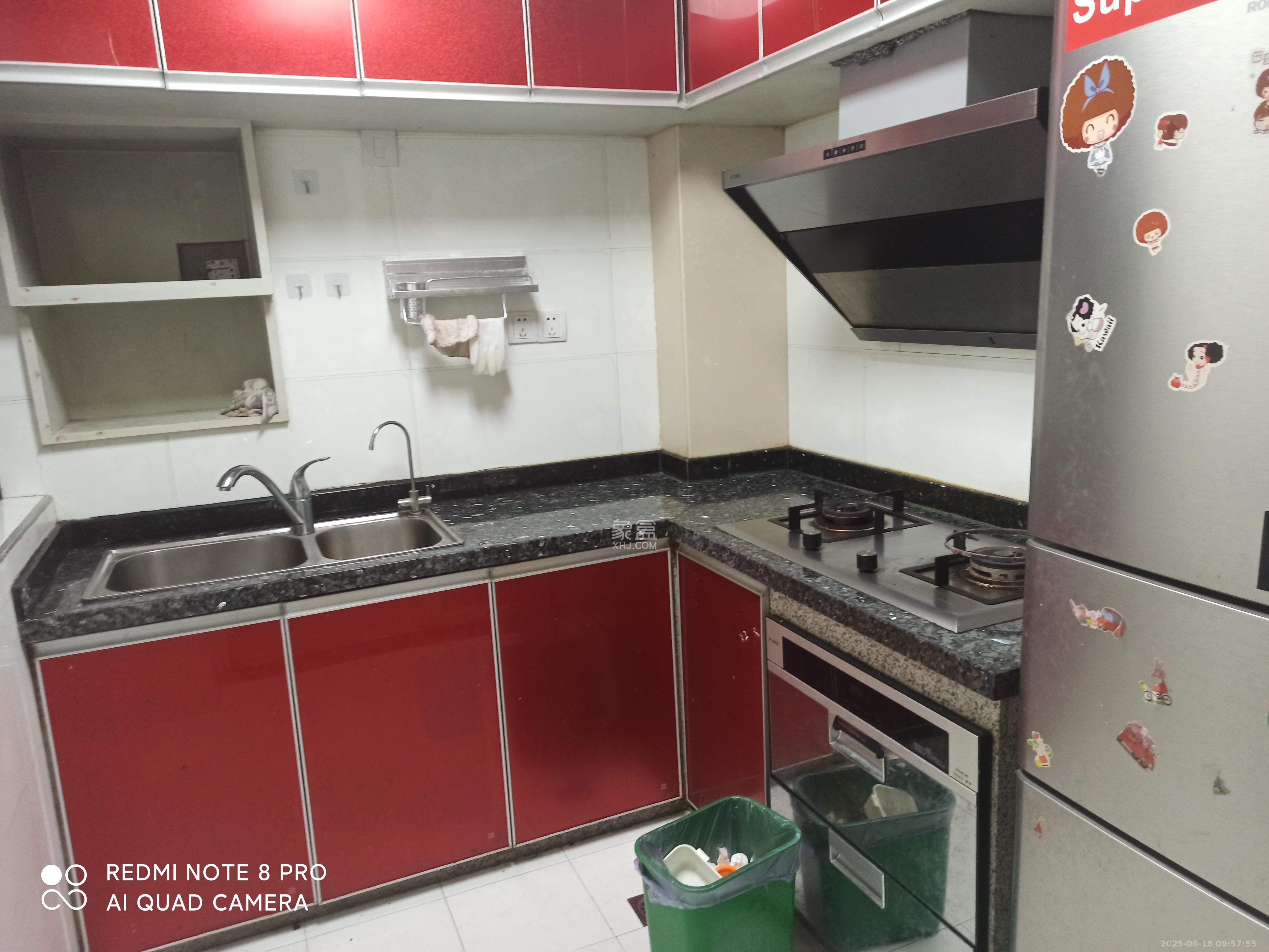 长房时代城 3室2厅2卫 2400.0元/月 长房时代城 3室2厅2卫 2400.0元/月室内图