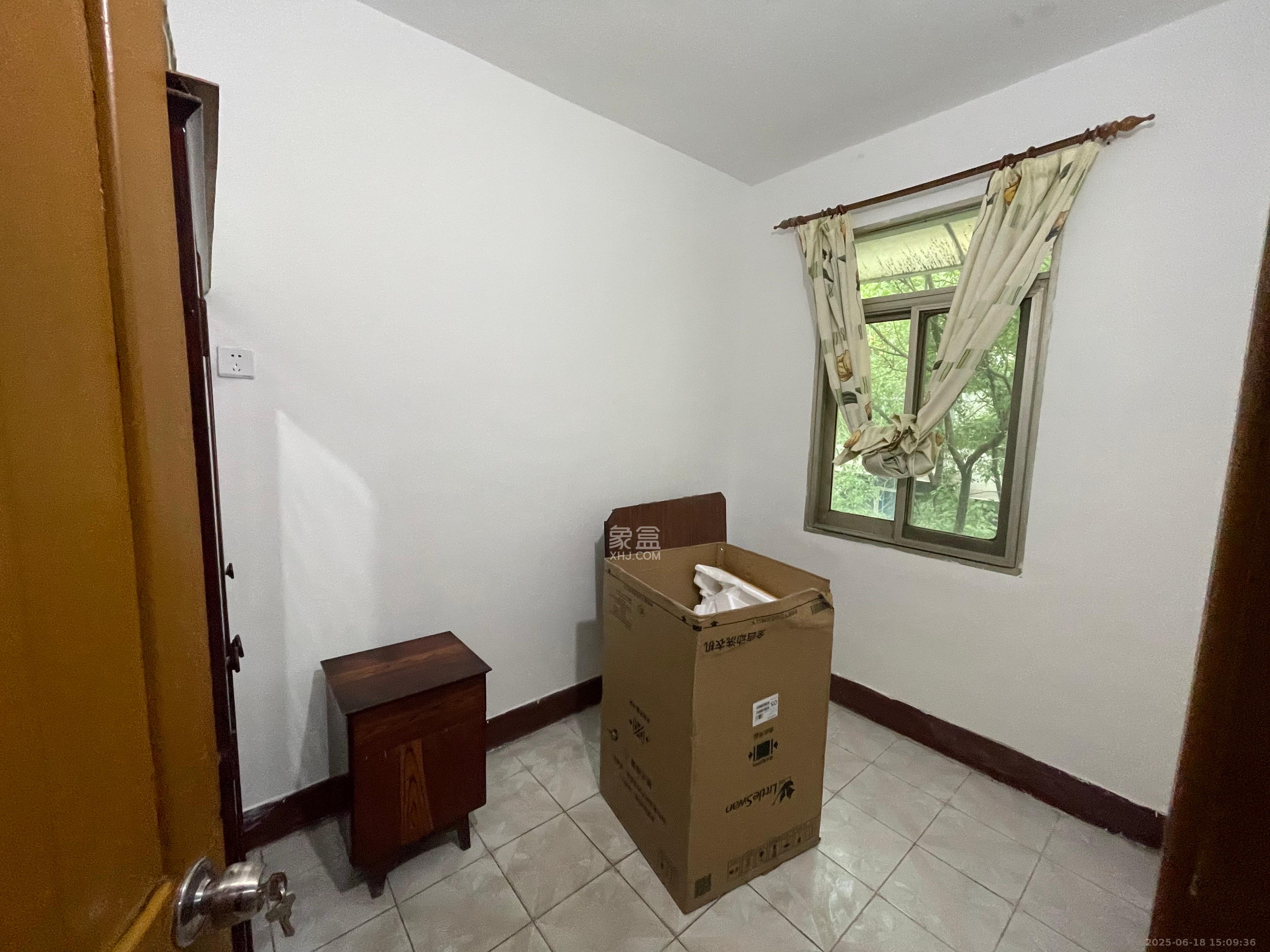 茶园坡金属制品厂宿舍(金制小区) 3室1厅1卫 1200.0元/月 茶园坡金属制品厂宿舍(金制小区) 3室1厅1卫 1200.0元/月室内图