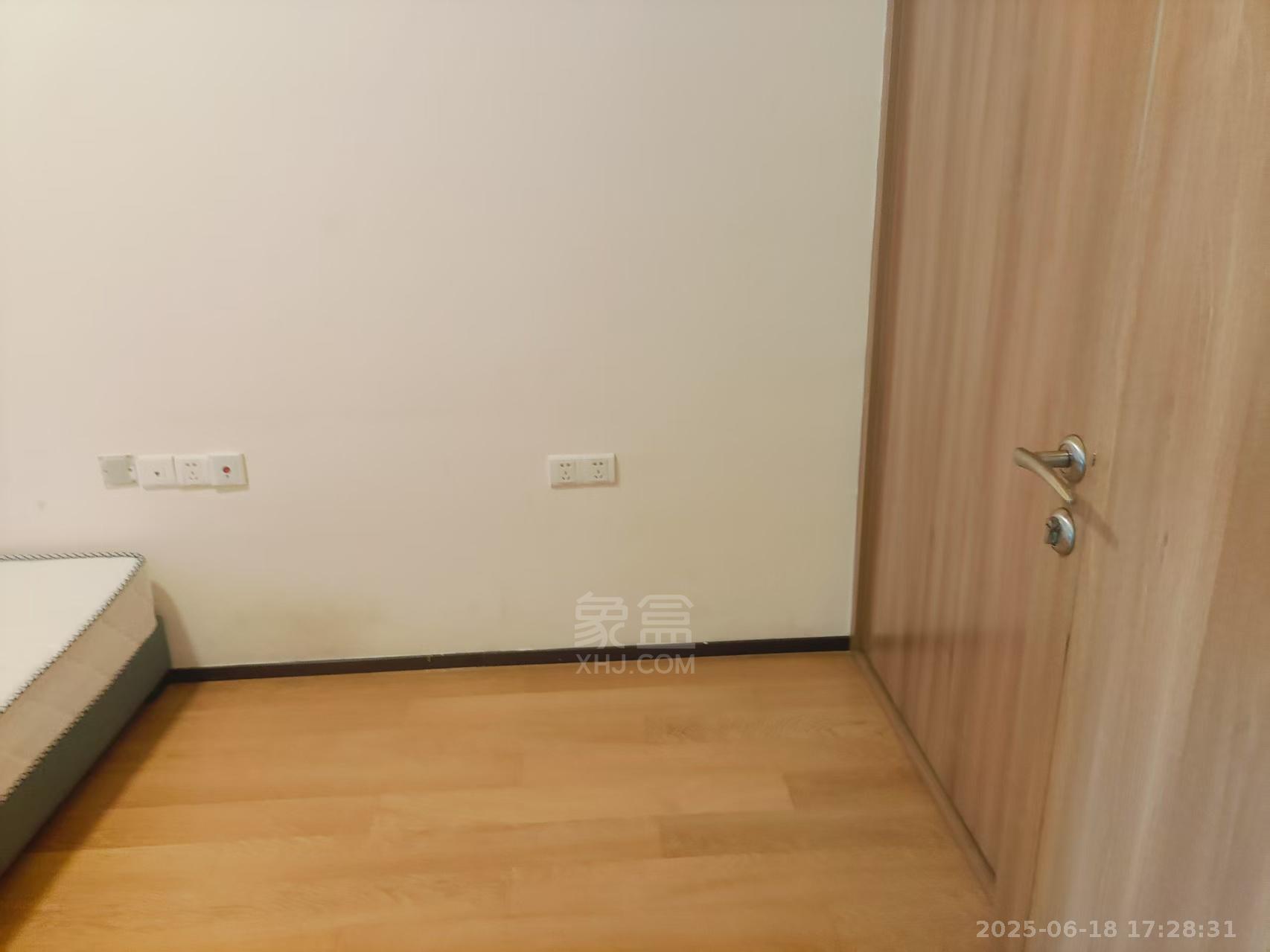 恒大御景湾 1室1厅1卫 1200.0元/月 恒大御景湾 1室1厅1卫 1200.0元/月室内图