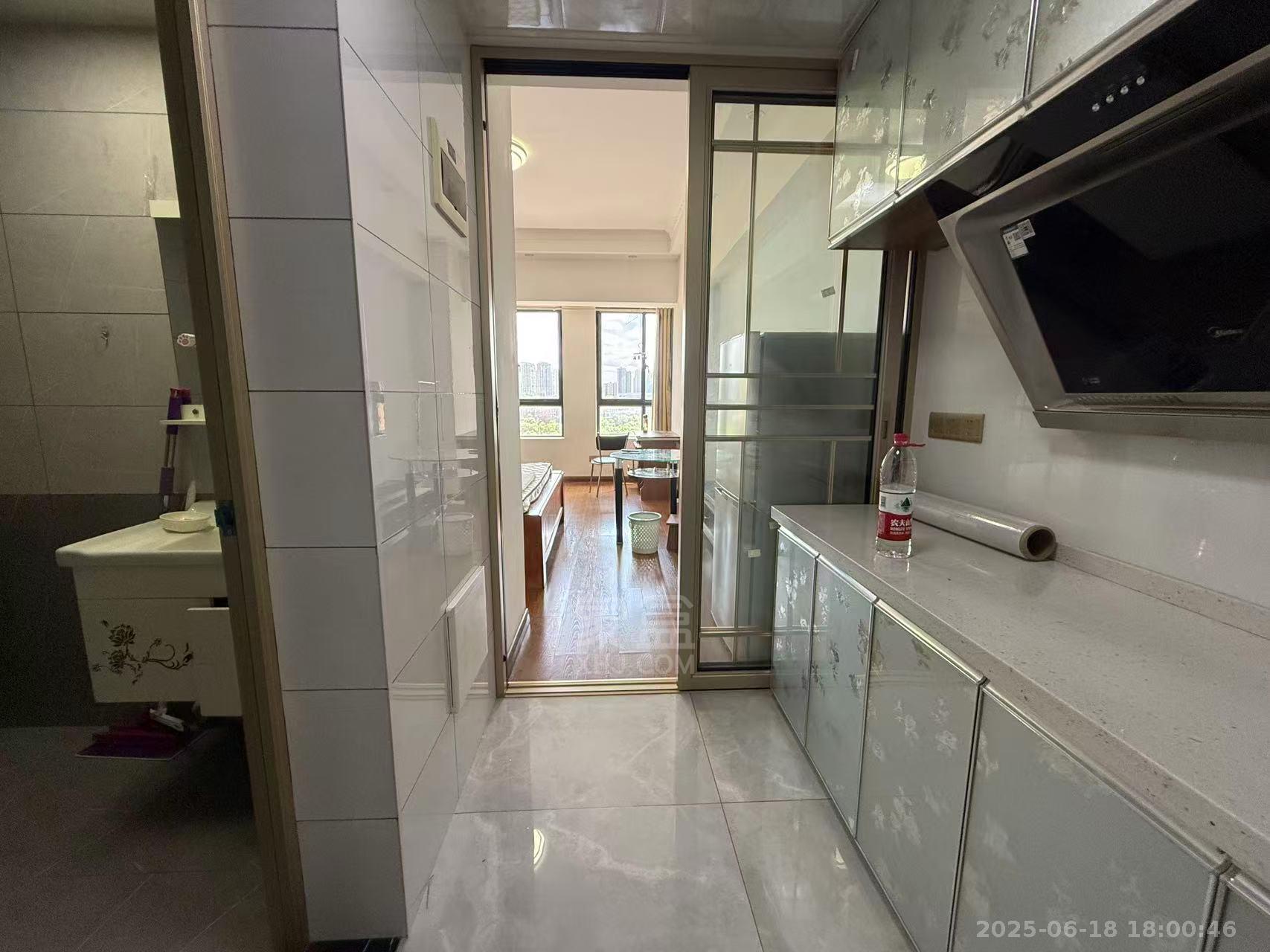 康桥美郡 1室1厅1卫 1100.0元/月 康桥美郡 1室1厅1卫 1100.0元/月室内图