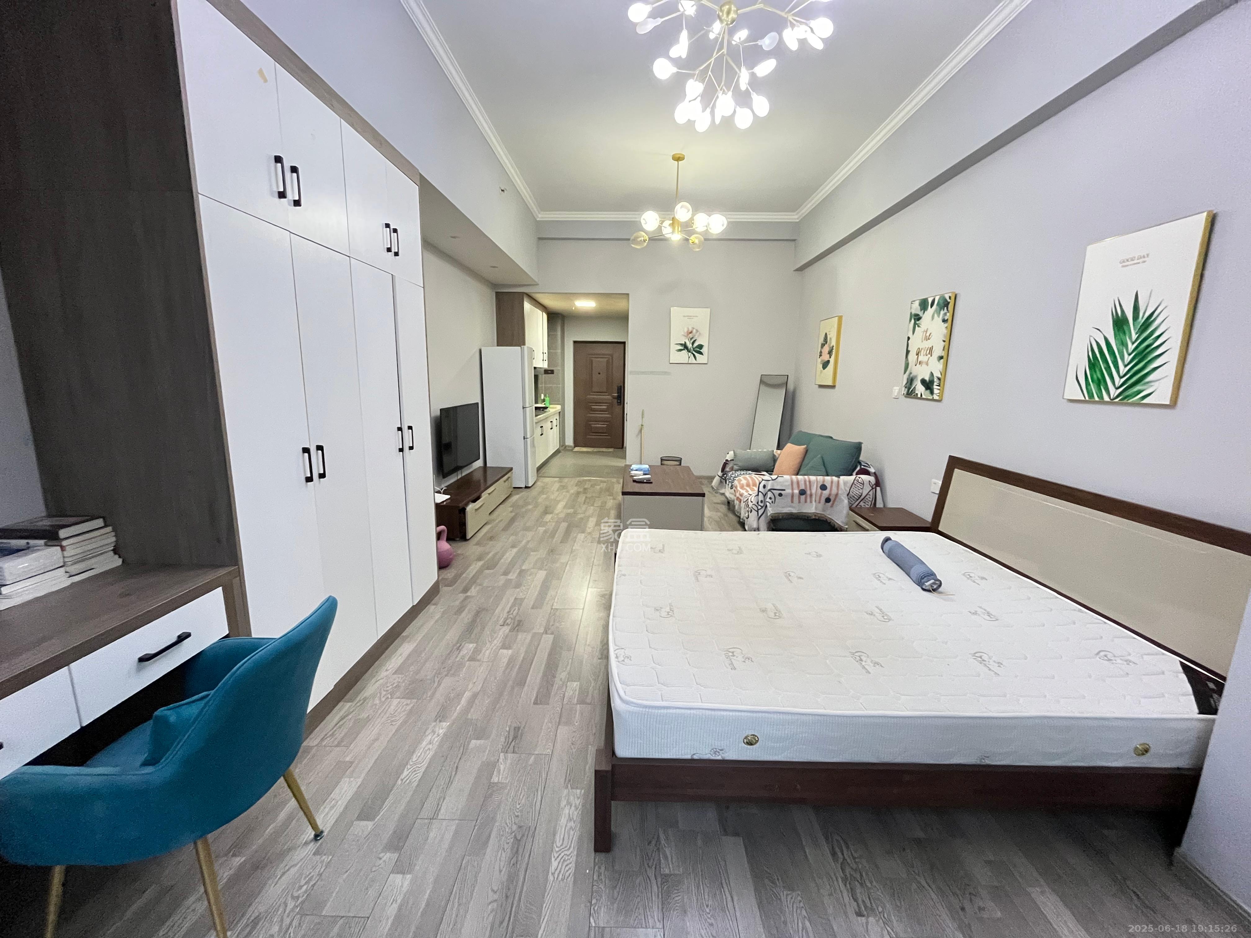 奥克斯滨仕花园(奥克斯洋湖广场/奥克斯中心)  1室1厅1卫    1900.0元/月 奥克斯滨仕花园(奥克斯洋湖广场/奥克斯中心)  1室1厅1卫    1900.0元/月室内图